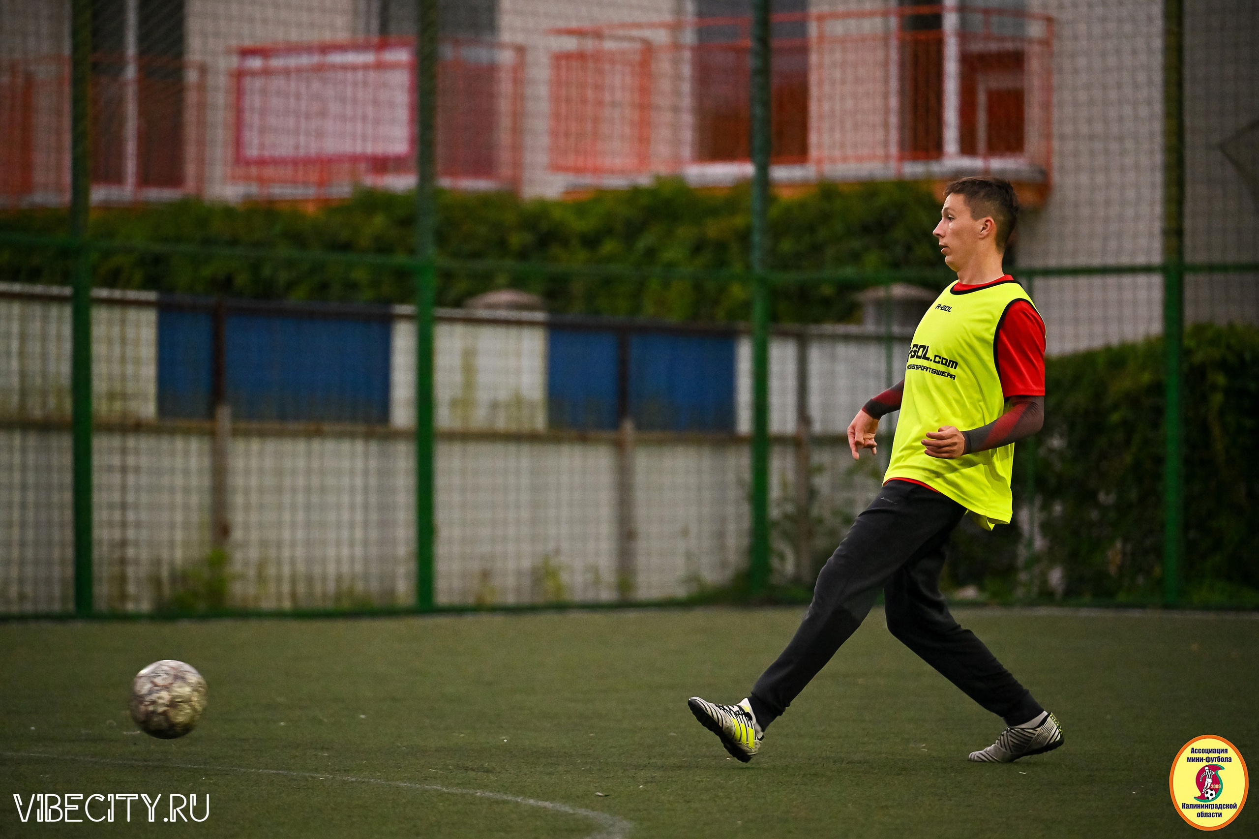 ИГРЫ МИНИ-ФУТБОЛЬНОЙ И КОРПОРАТИВНОЙ ЛИГИ. VIBECITY.RU Вайб Сити Ру Фоторепортажи Фотоотчеты Калининград