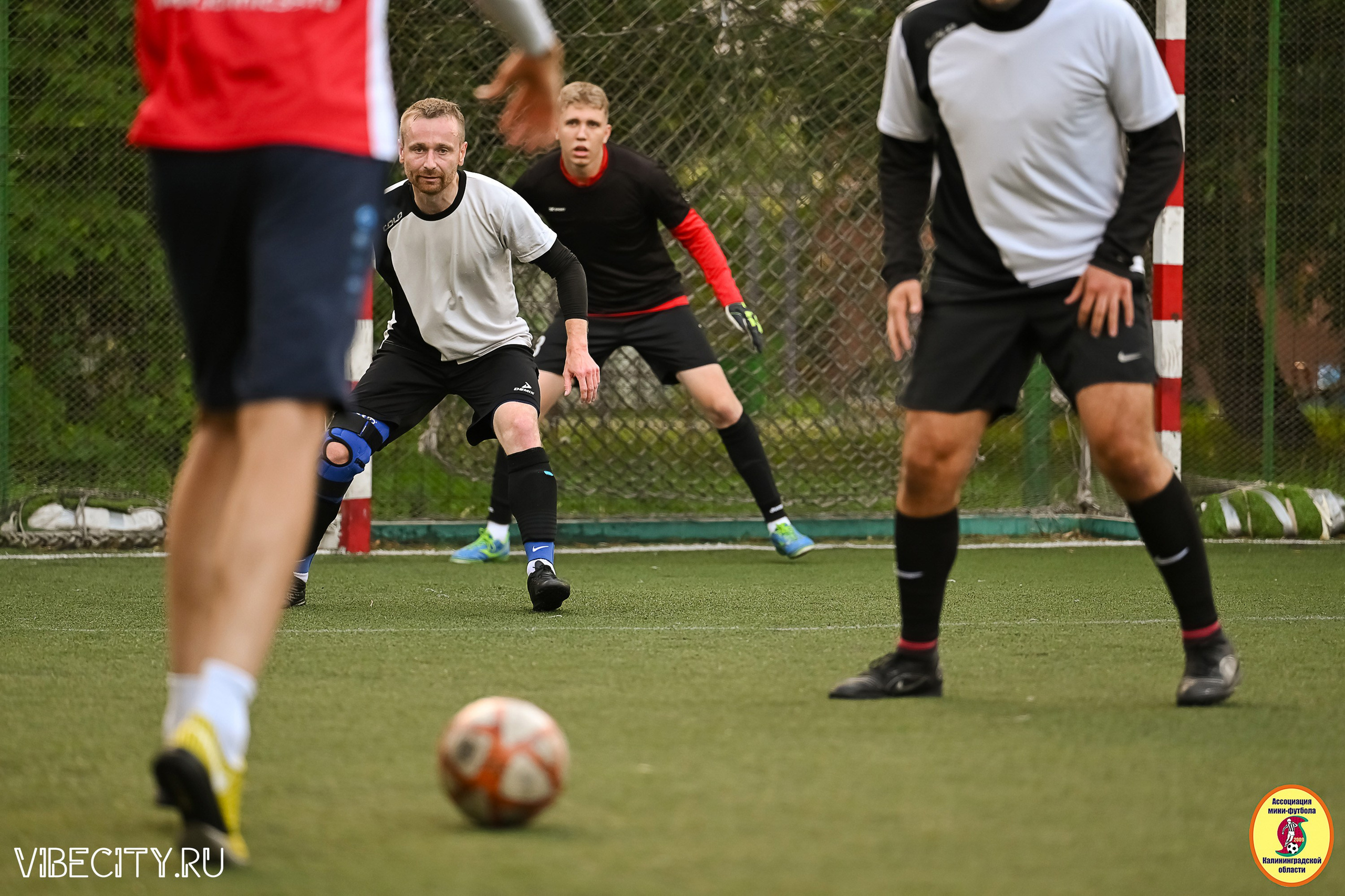 ИГРЫ МИНИ-ФУТБОЛЬНОЙ И КОРПОРАТИВНОЙ ЛИГИ. VIBECITY.RU Вайб Сити Ру Фоторепортажи Фотоотчеты Калининград