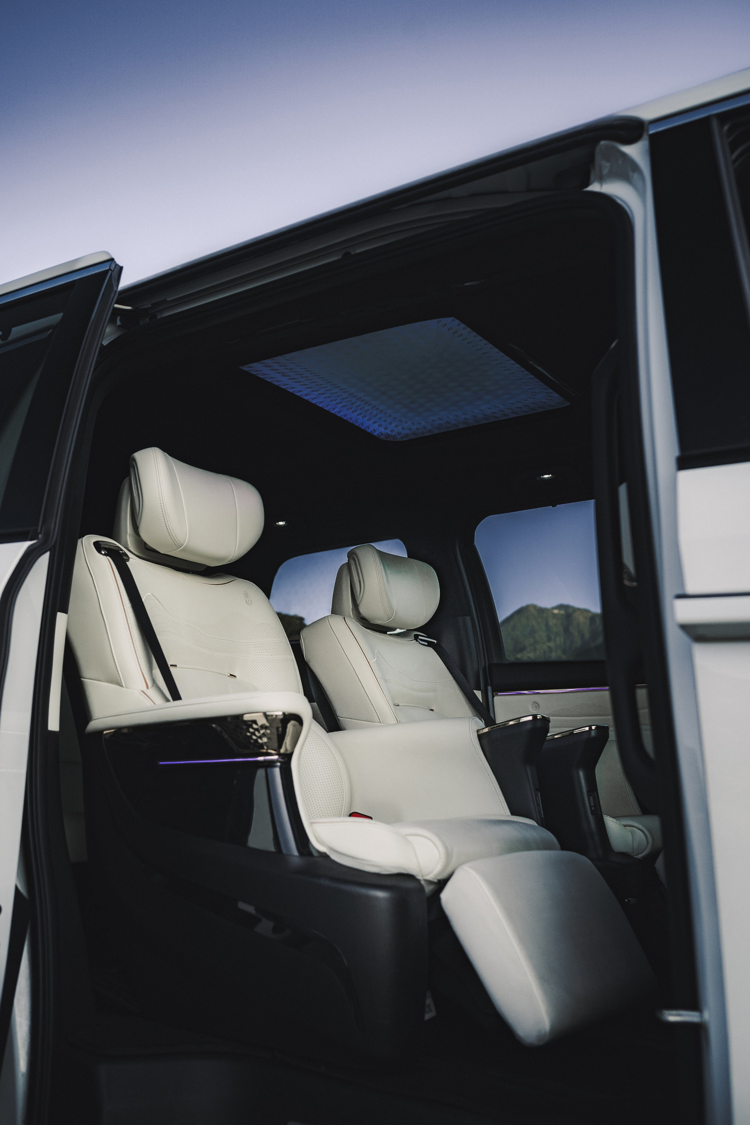 Сотрудничество с GAC Motor. Флагманы модельного ряда 2025: M8 & GS8 Dragon HEV. Фотограф Илья К. в Москве