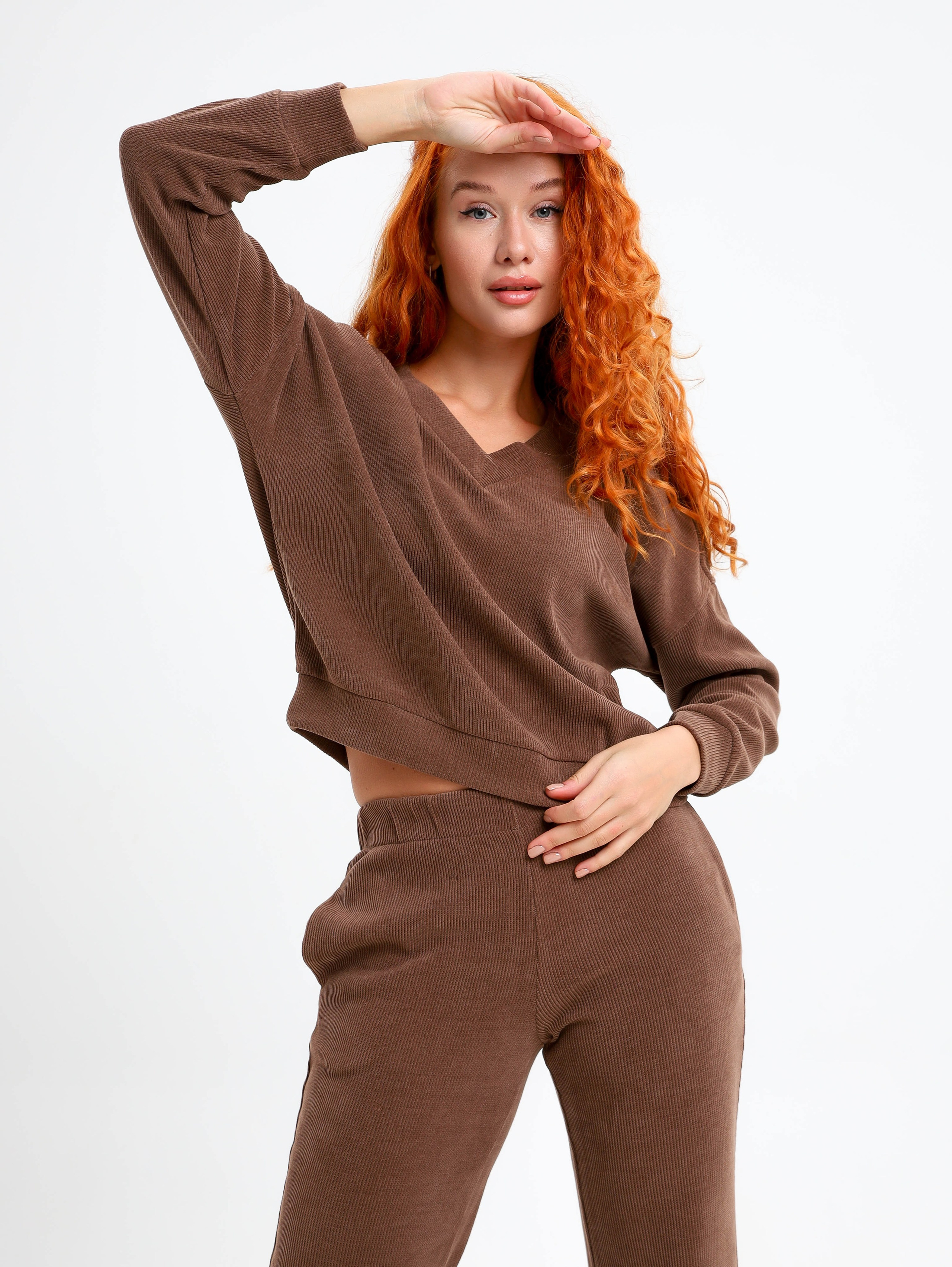 Модель для интерьерной фотосессии текстиля на Ozon.