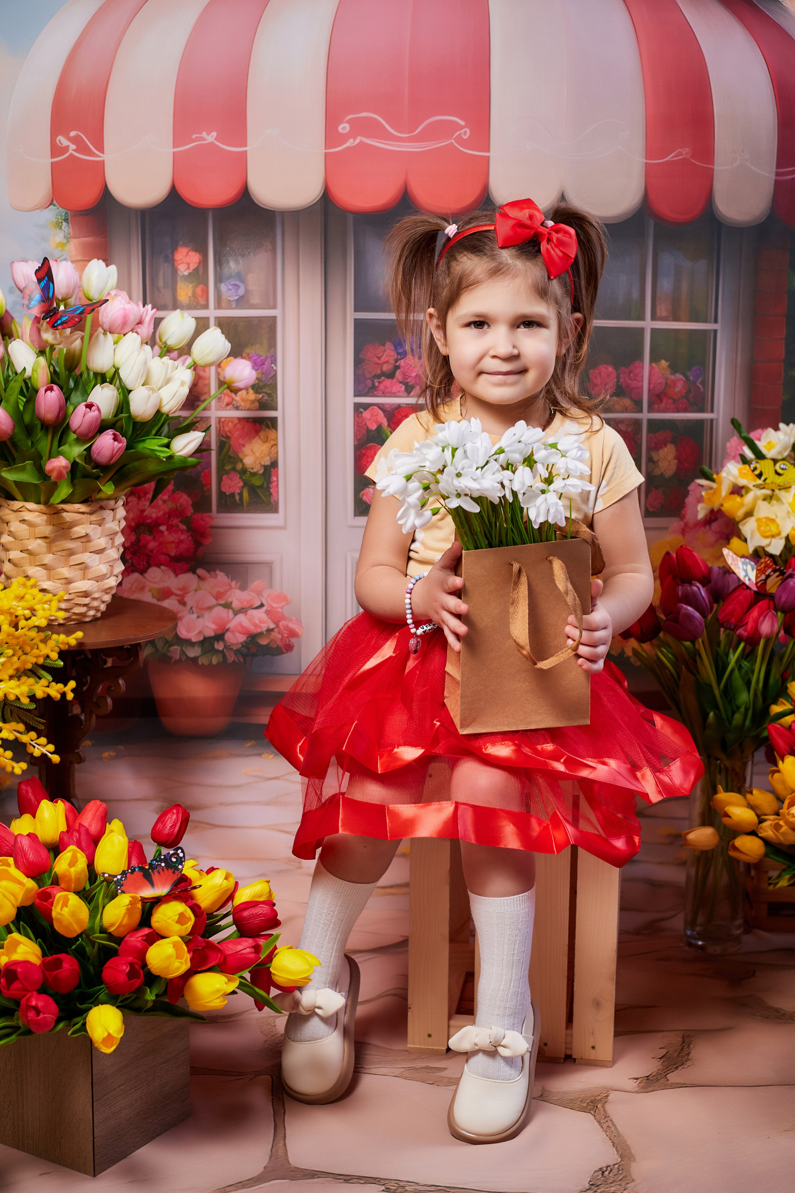 ВЕСЕННЯЯ ЭКСПРЕСС-ФОТОСЕССИЯ С ДЕКОРАЦИЯМИ. Фотограф Татаринов Андрей (Донецк / Макеевка)