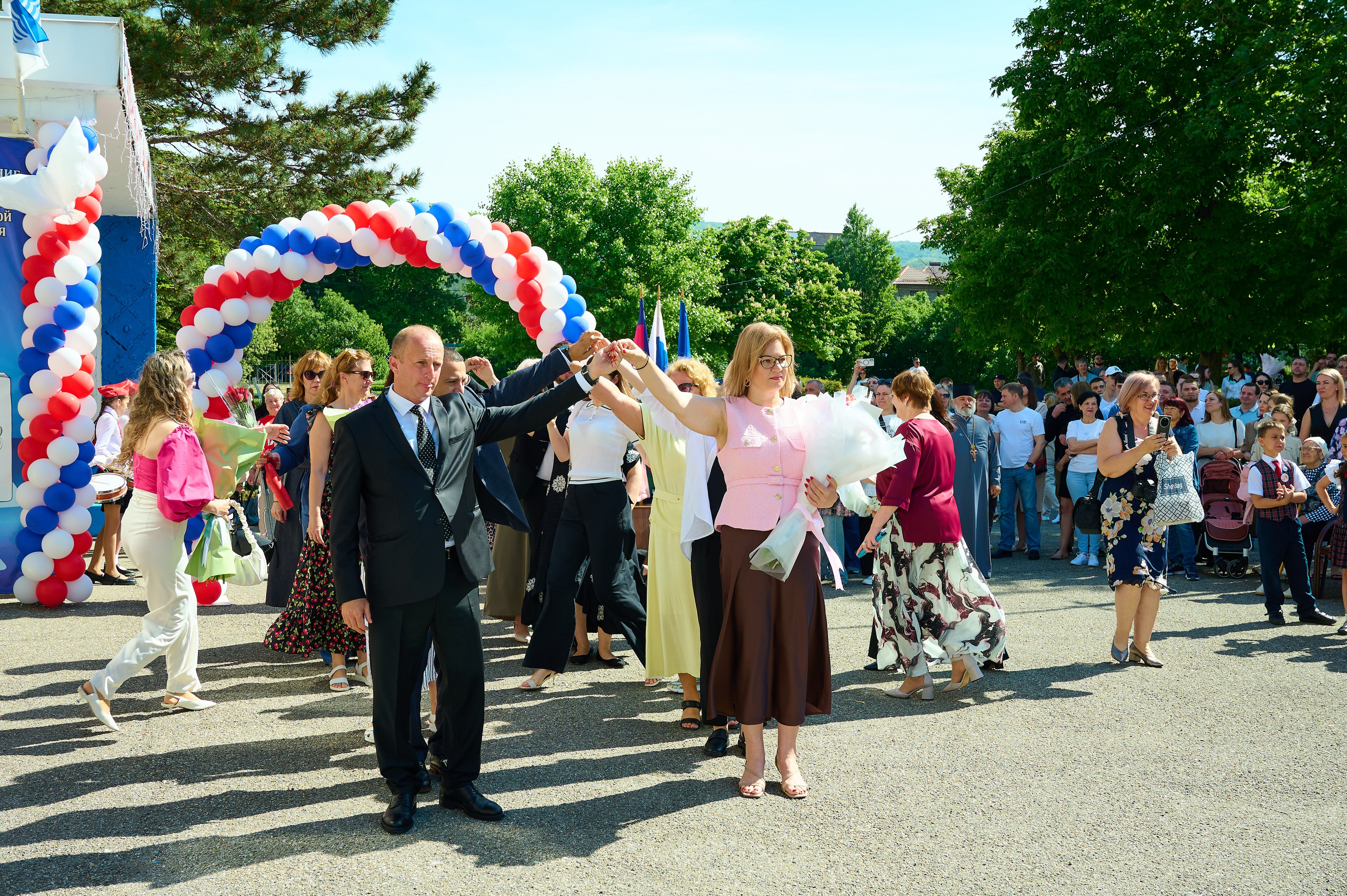 Последний звонок 2025. Жизнь курорта Кабардинка в фотографиях