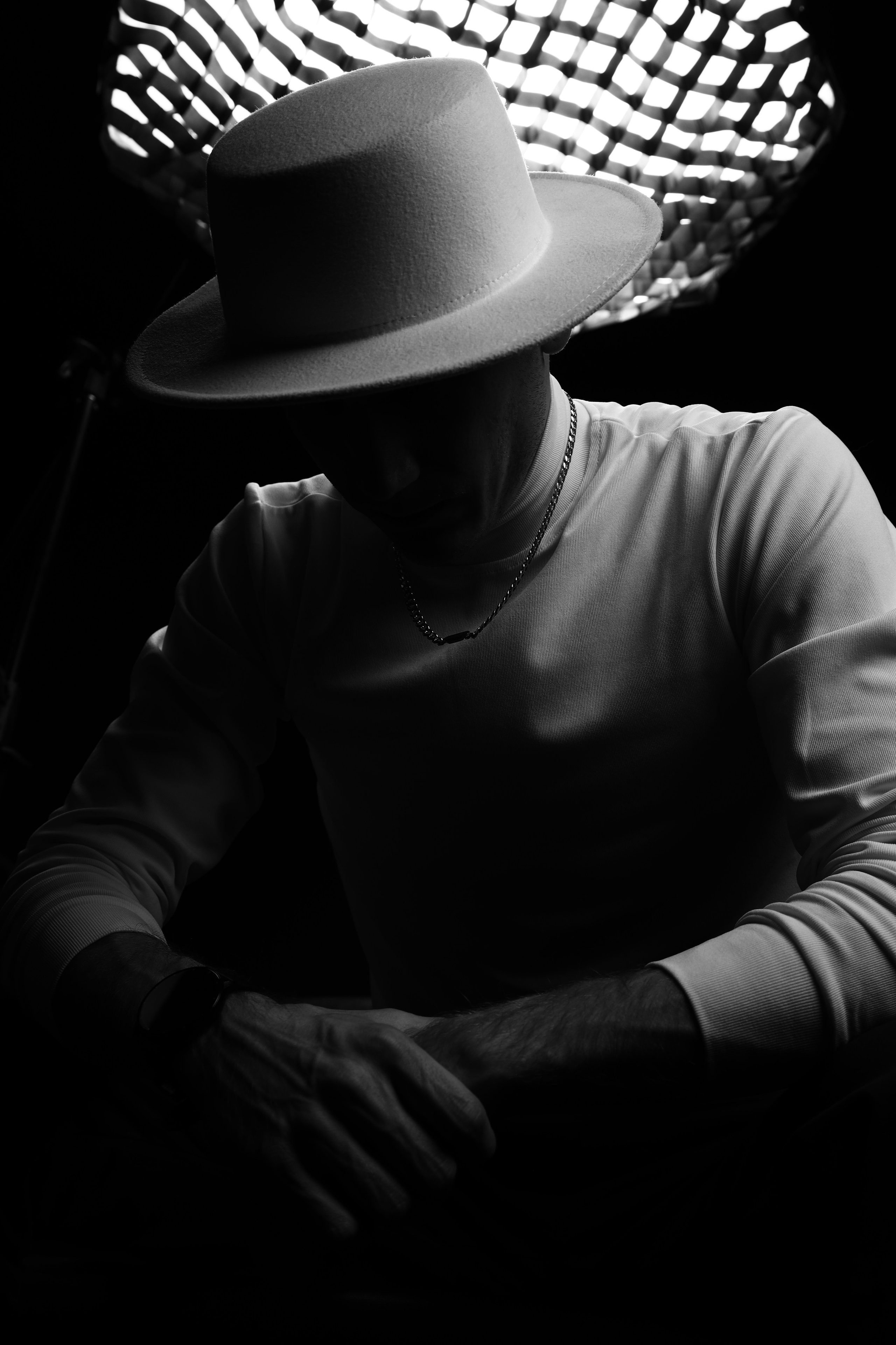 The White hat Alex. Профессиональный фотограф в Воронеже Владислав Крылов