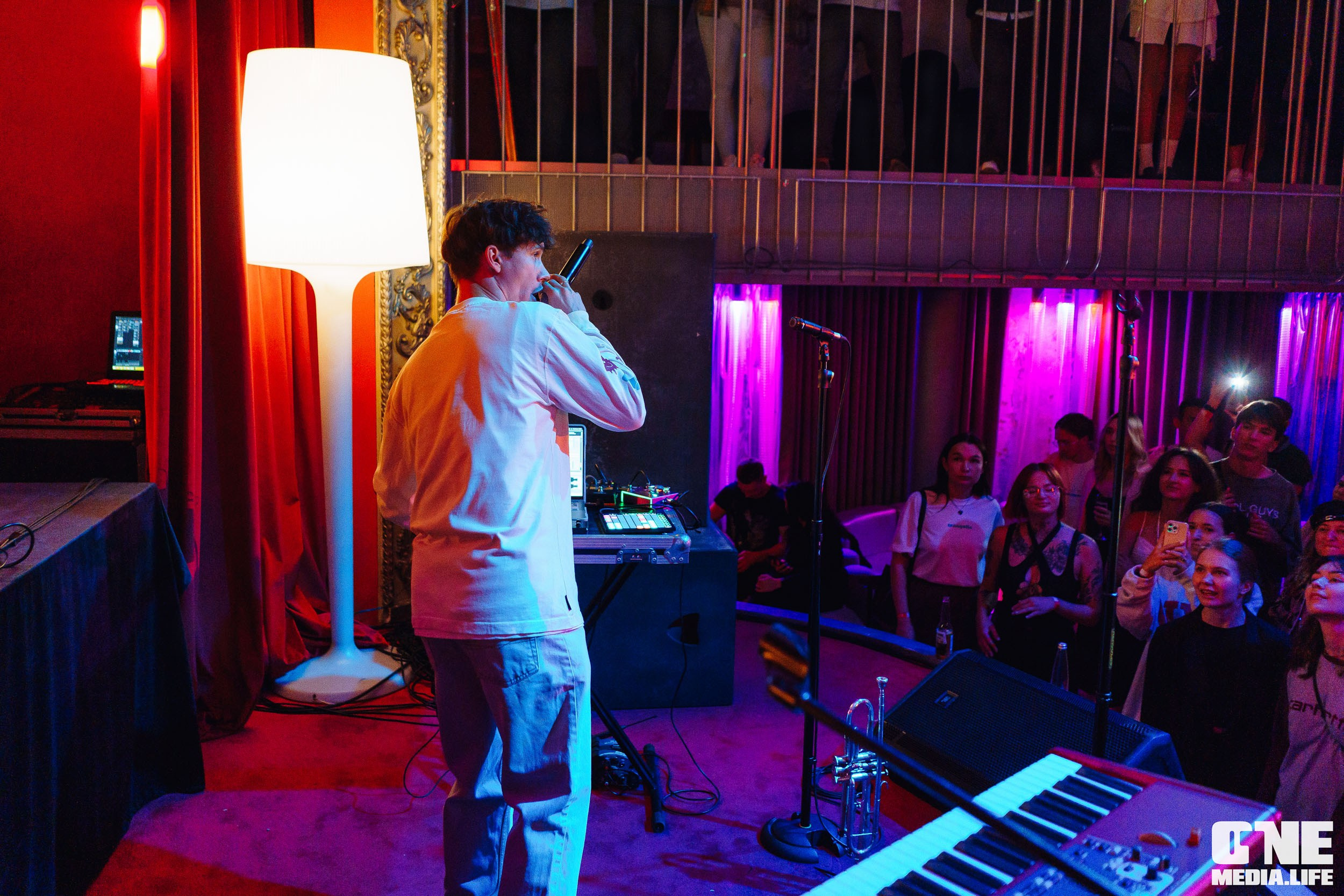 Фоторепортаж из клуба UNIVERSAL. One Media Life: фоторепортажи, фотоотчеты с мероприятий и заведений