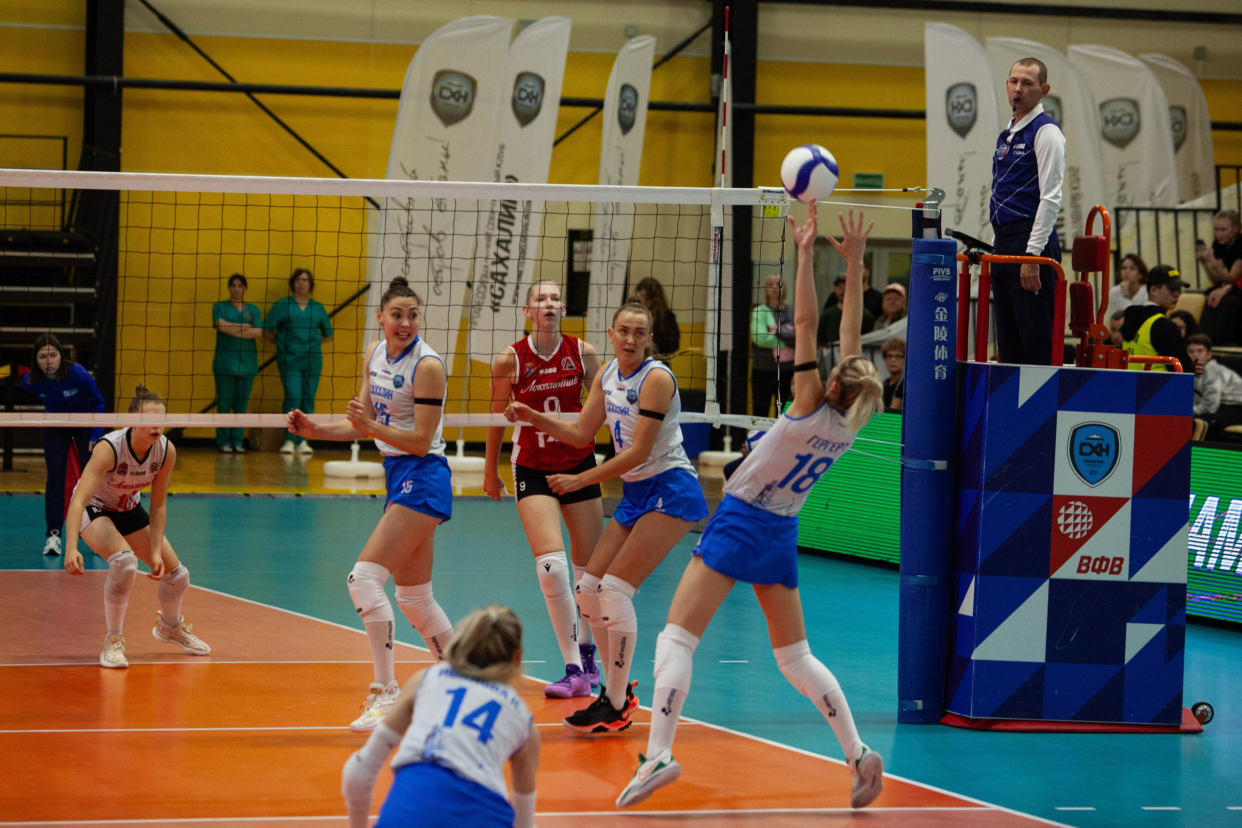 Один день из тура чемпионата России по волейболу. Кутузов Евгений Фотограф в Южно-Сахалинске