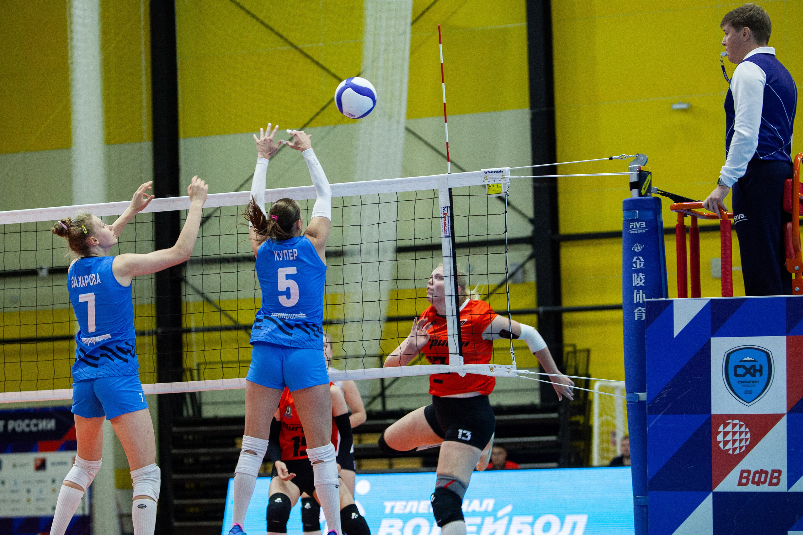 Один день из тура чемпионата России по волейболу. Кутузов Евгений Фотограф в Южно-Сахалинске