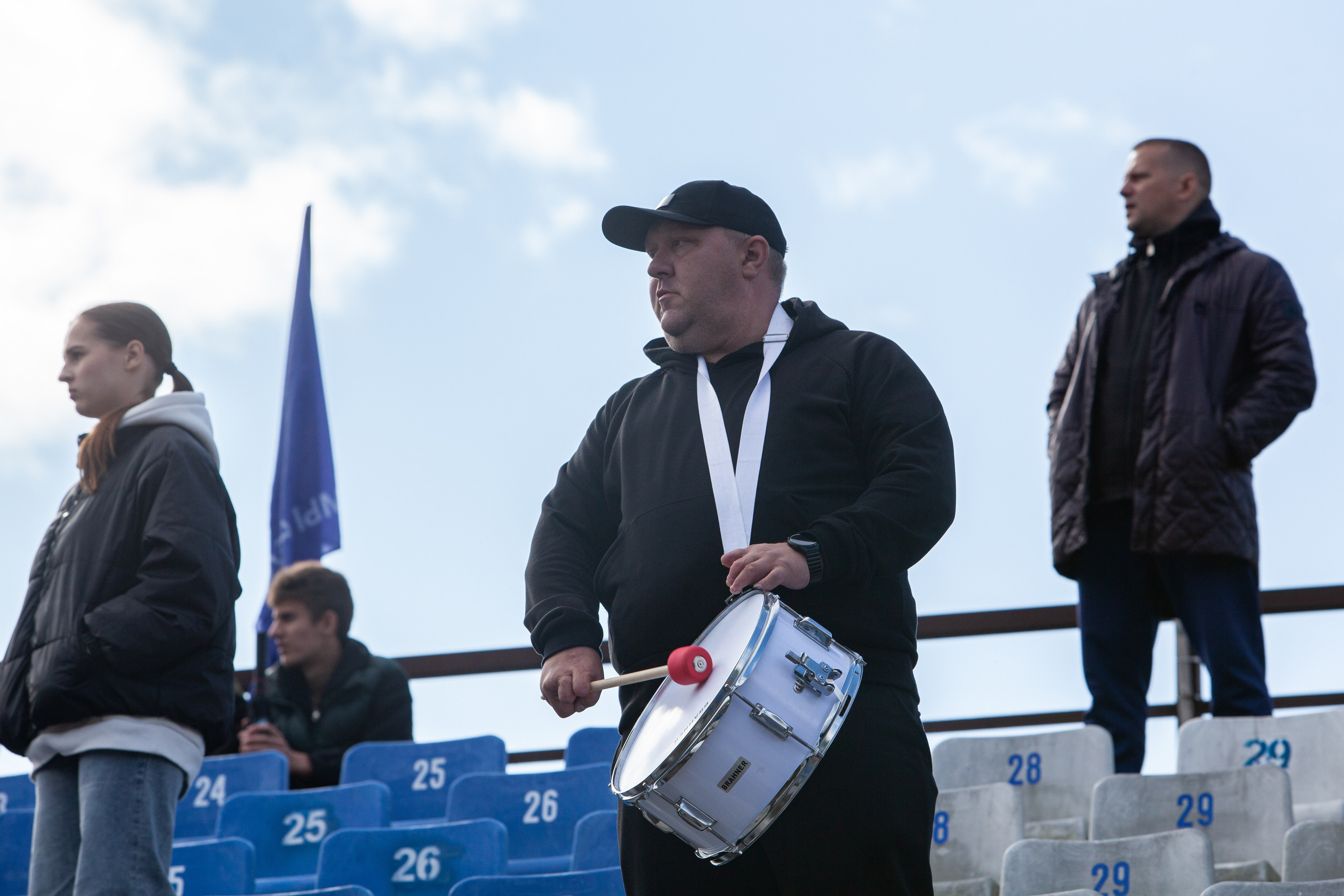 Матч юношеской футбольной лиги между командами СШ «Сахалин» и «СШОР № 1» (Комсомольск-на-Амуре). Кутузов Евгений Фотограф в Южно-Сахалинске