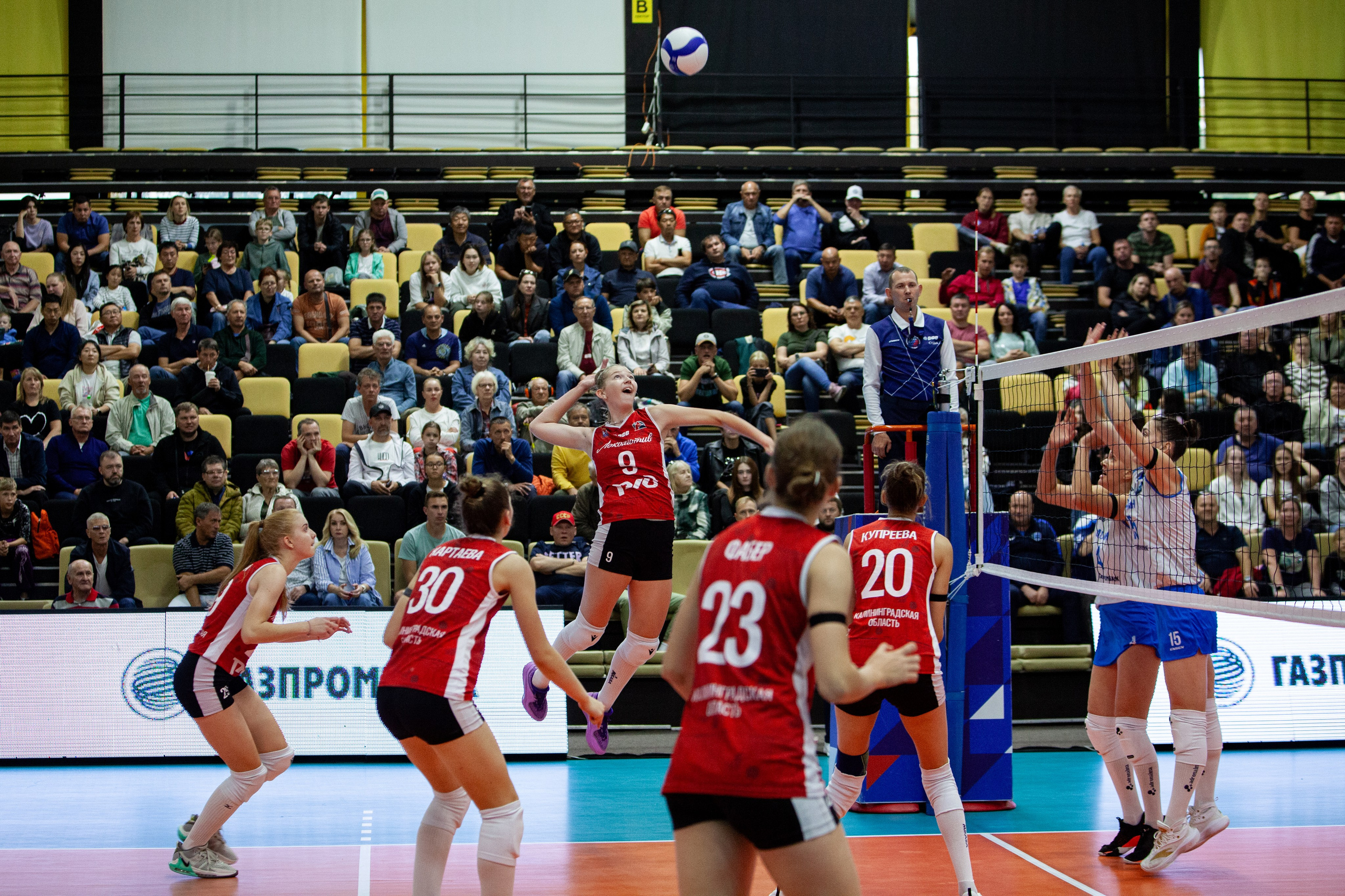 Один день из тура чемпионата России по волейболу. Кутузов Евгений Фотограф в Южно-Сахалинске