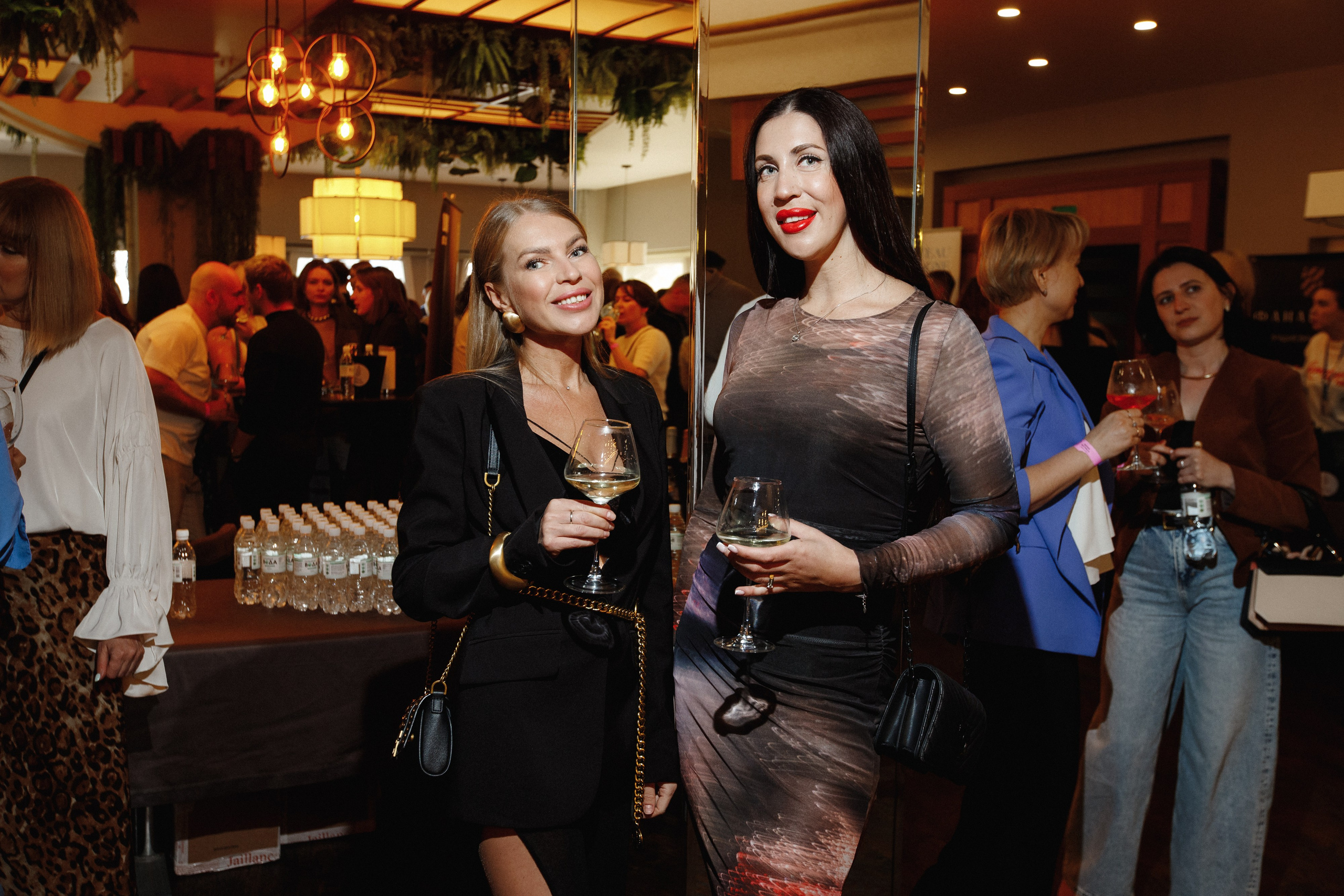 ФЕСТИВАЛЬ ИГРИСТЫХ ВИН. СВОИ. ФОТООТЧЕТЫ-СОБЫТИЯ-МЕСТА