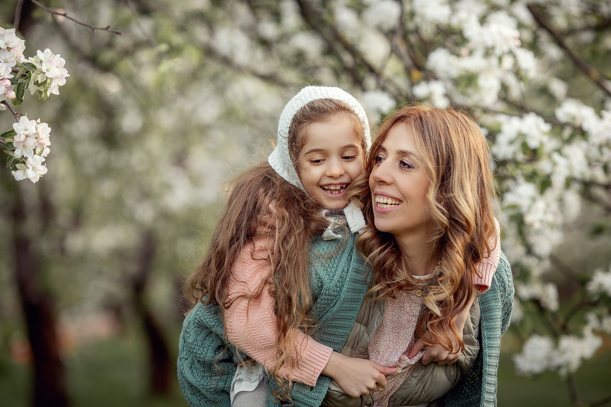 Семейная Фотосессия в цветущем яблоневом саду. Tatyana Nadezhdina Family photographer