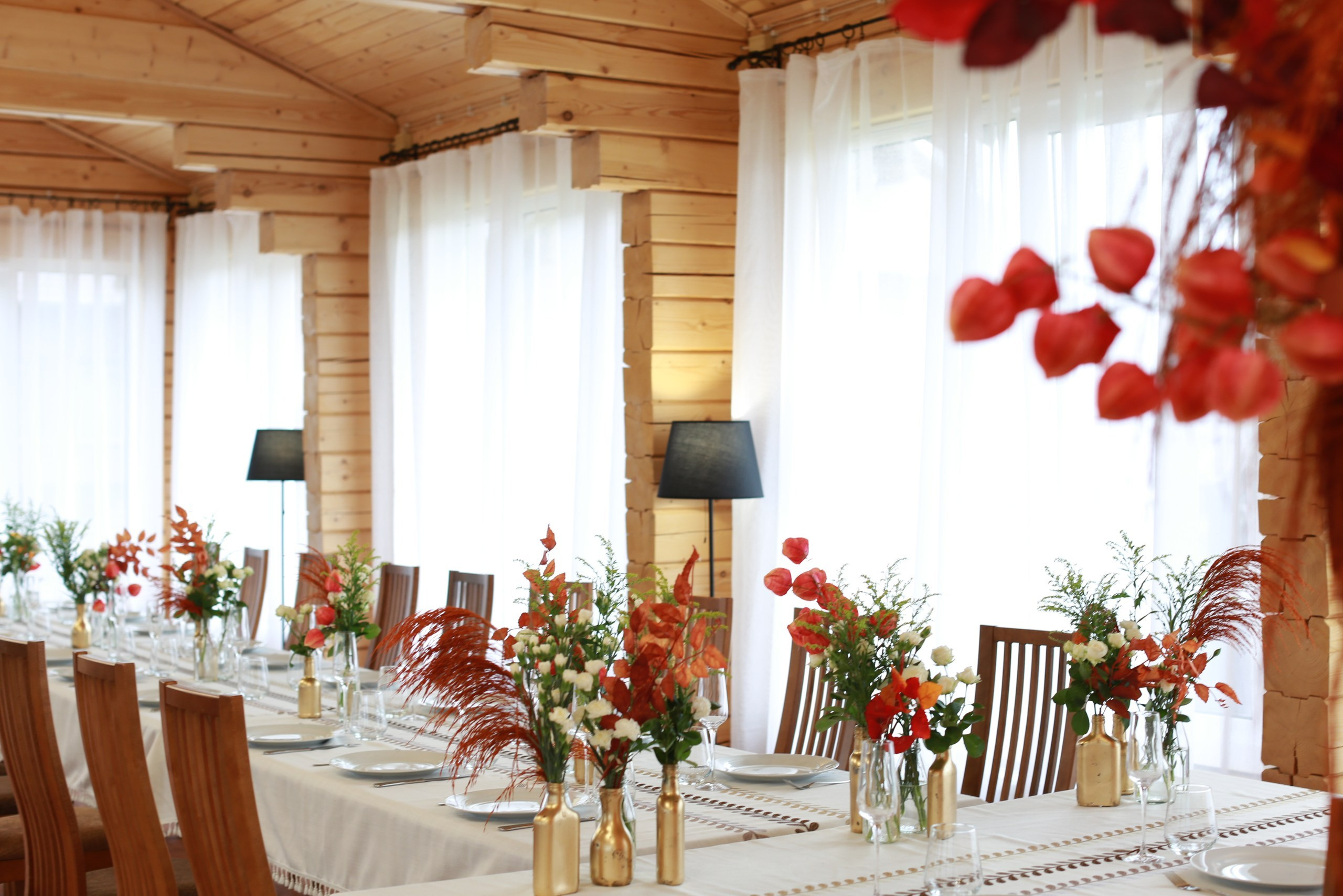 Веранда в Якушево для свадьбы, юбилея, корпоратива. Банкетный зал Веранда в Якушево у озера для свадеб, юбилеев, корпоративов. Официальный сайт