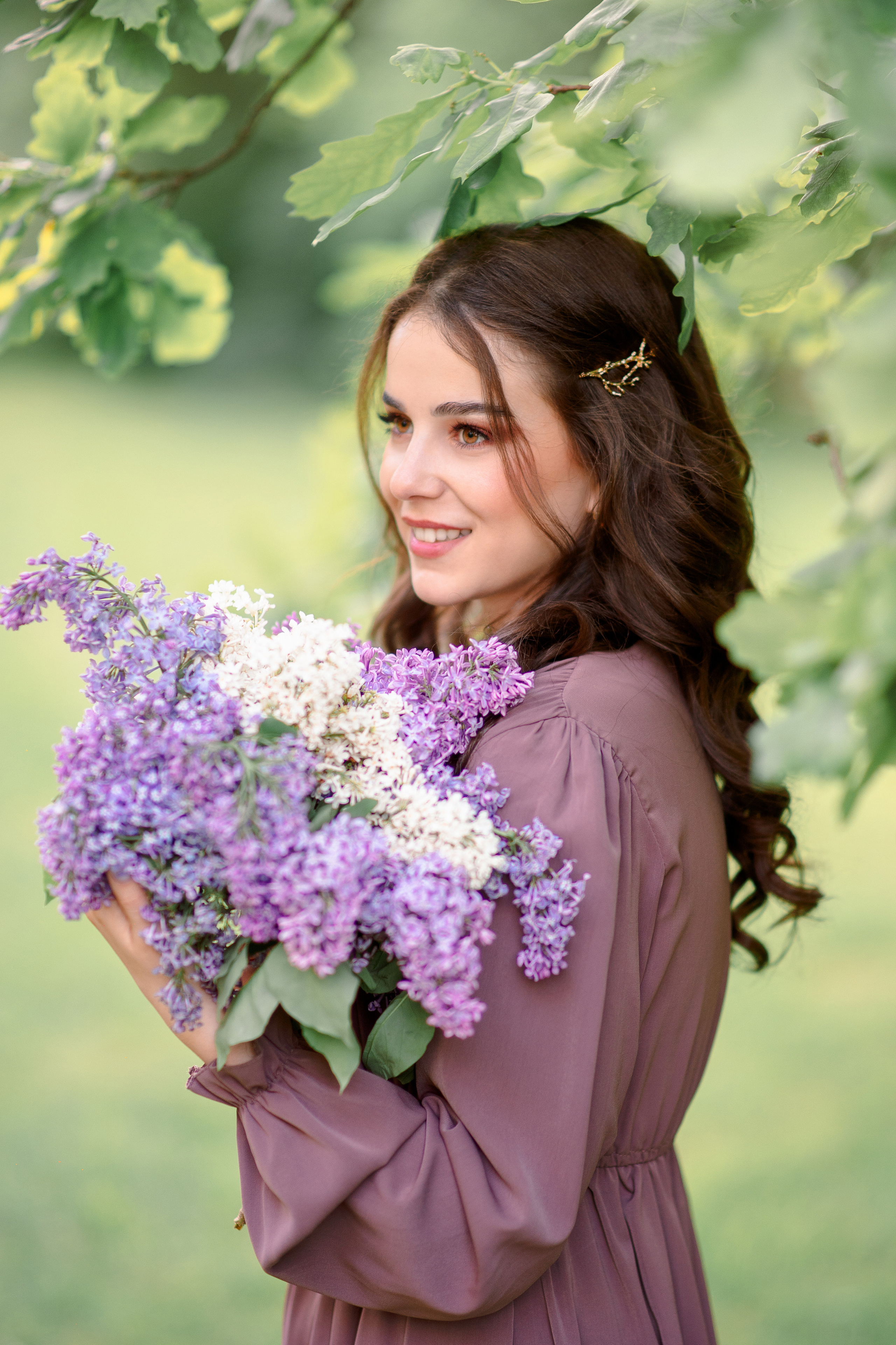 Фотосессия Юлии с букетом сирени. Свадебный и семейный фотограф Рязань. Дмитрий Волков