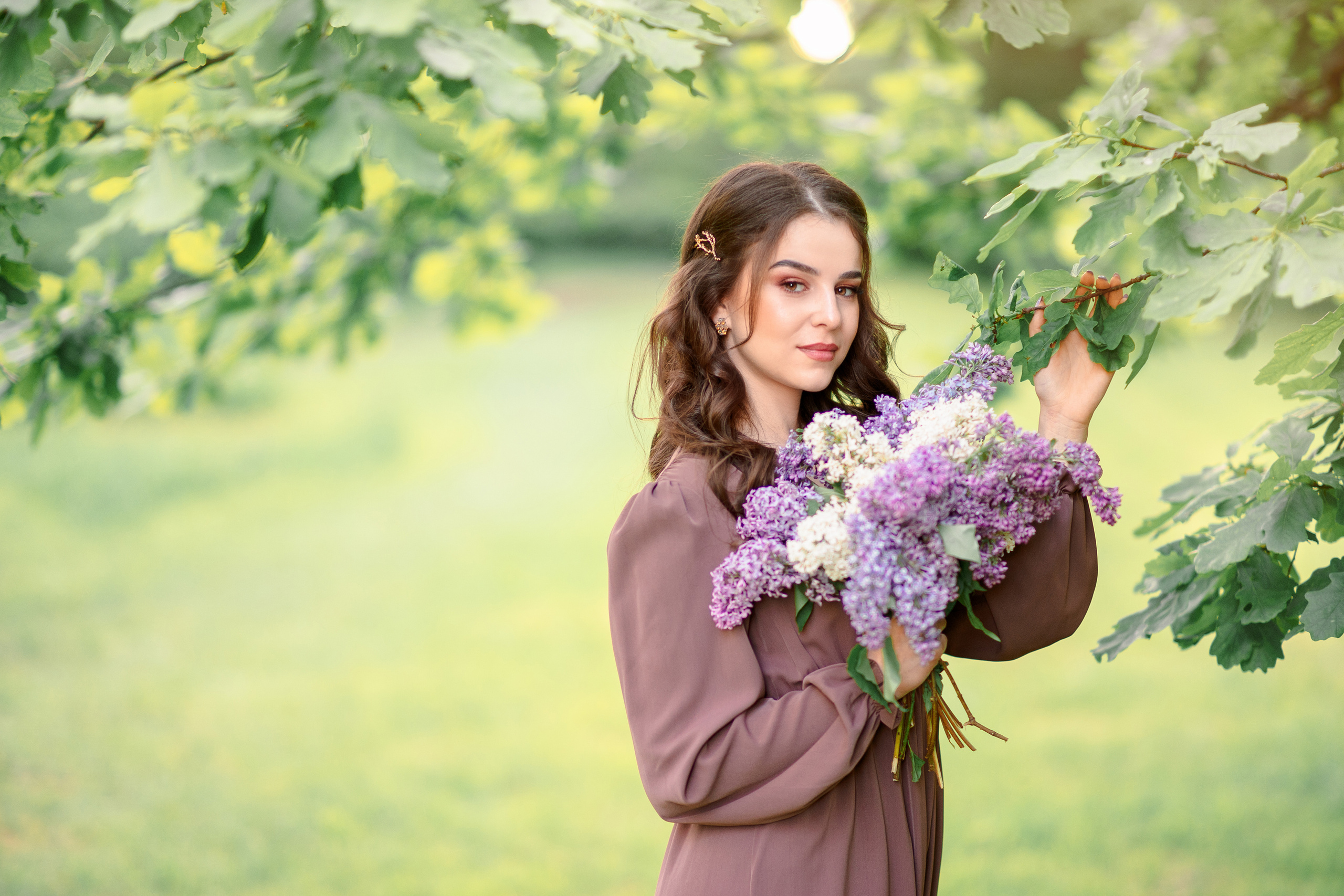 Фотосессия Юлии с букетом сирени. Свадебный и семейный фотограф Рязань. Дмитрий Волков