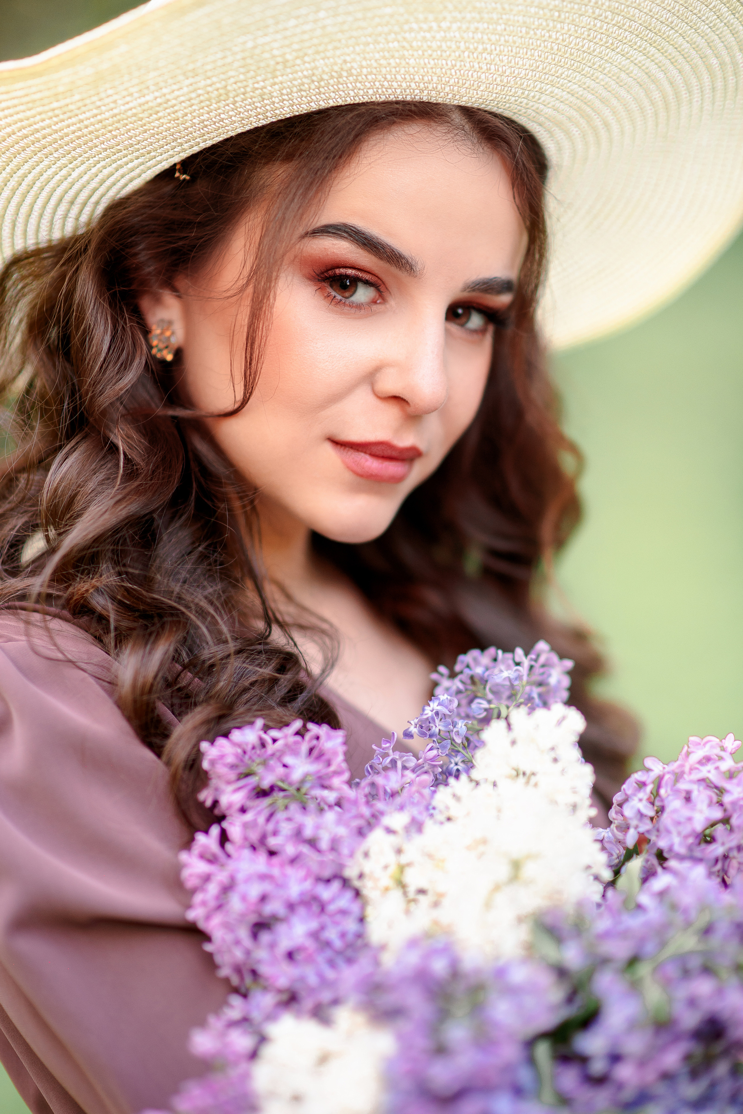 Фотосессия Юлии с букетом сирени. Свадебный и семейный фотограф Рязань. Дмитрий Волков