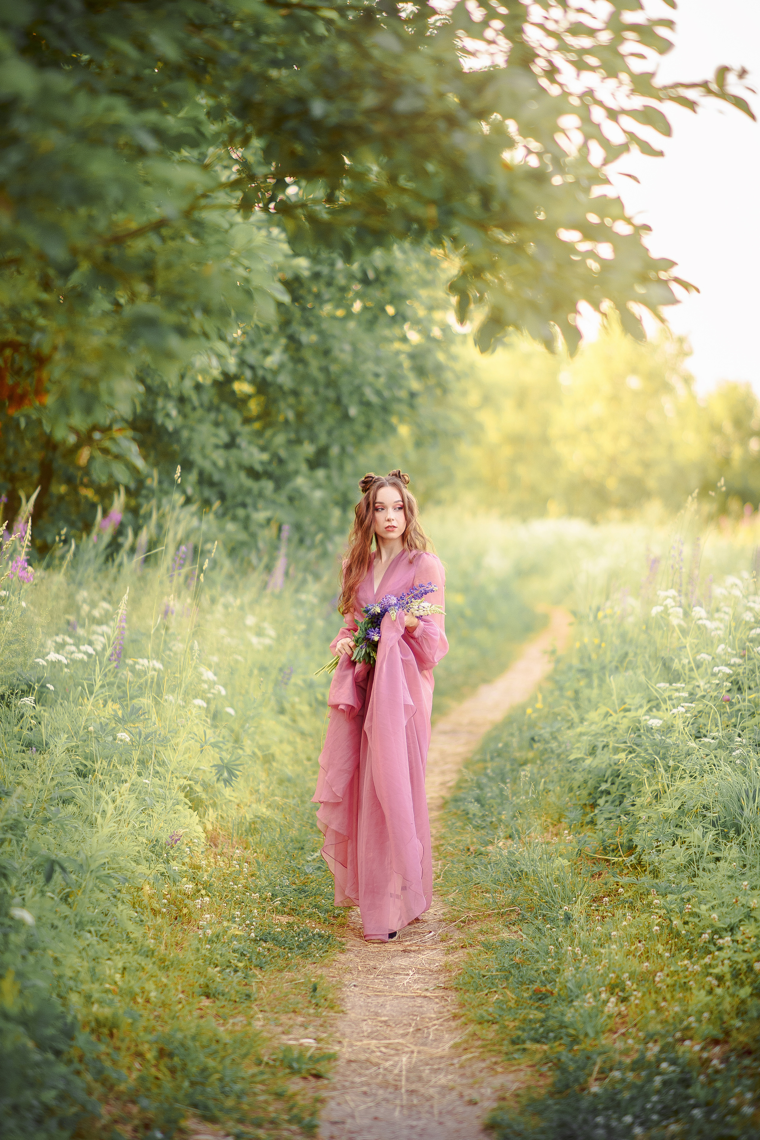 Нежная фотосессия в Люпинах. Свадебный и семейный фотограф Рязань. Дмитрий Волков