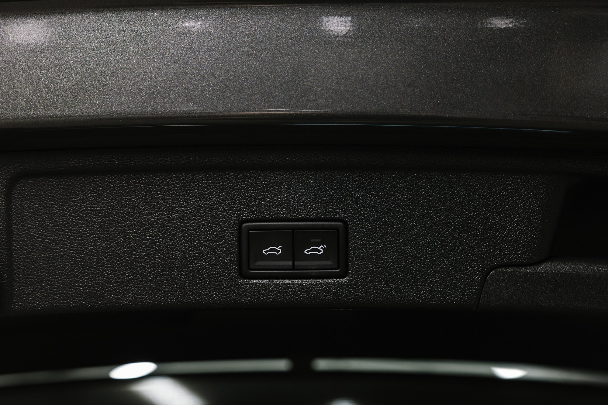 Volkswagen Touareg R-Line 2.0 TSI AT (265 л. с.). Автосалон «Х-Авто»