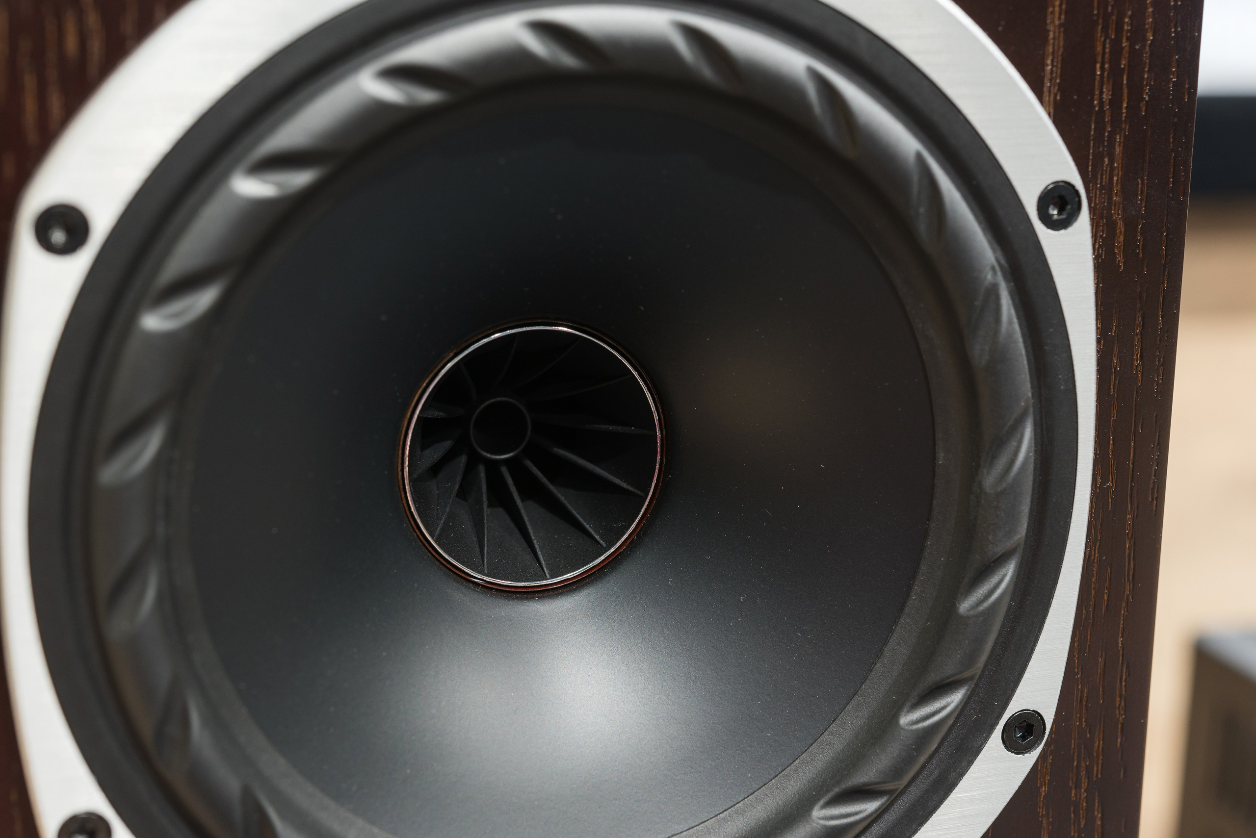 Фотосъемка музыкальной колонки у заказчика