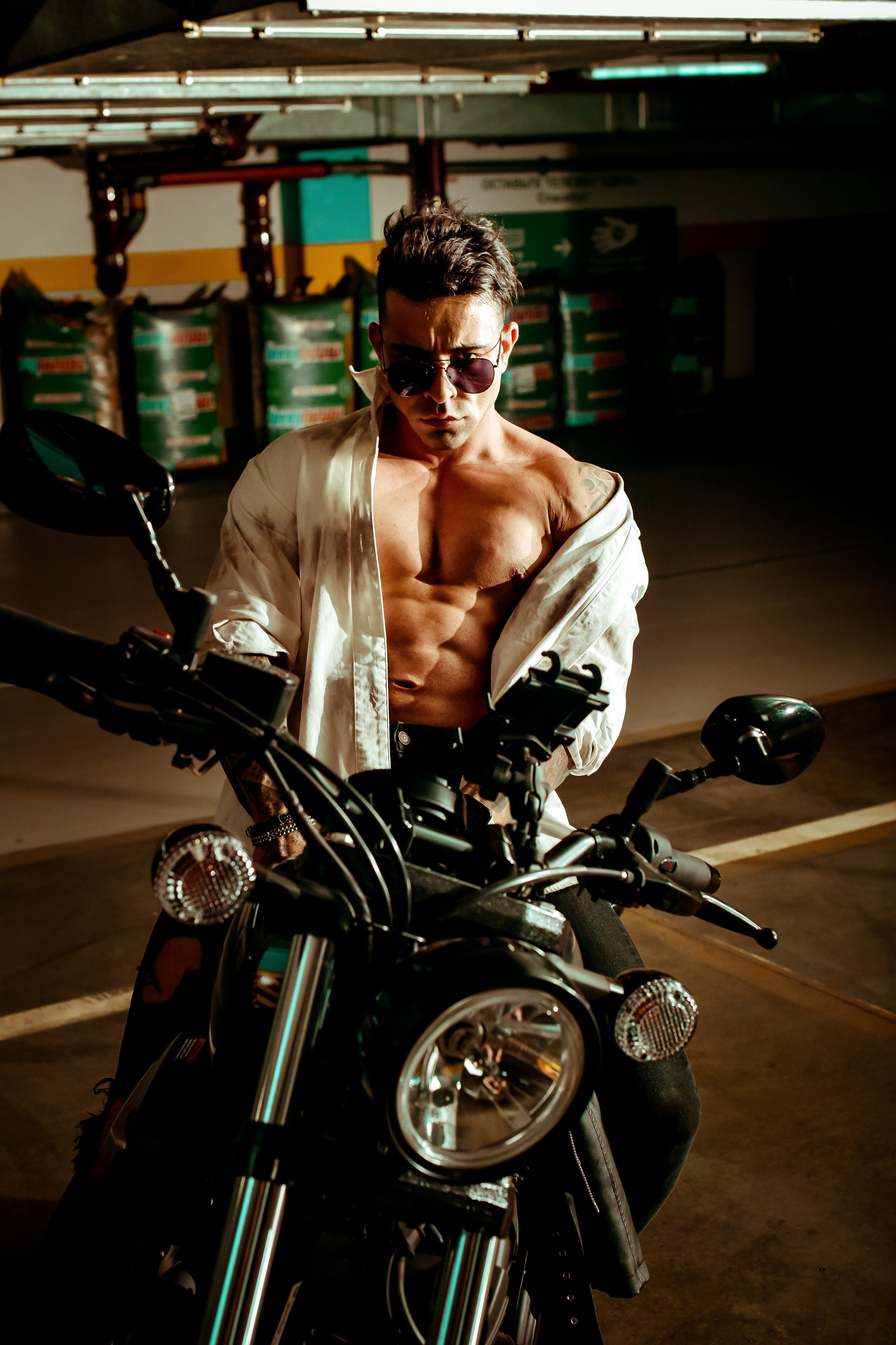 MOTO_KIRILL. Фотограф для бизнесконтента, репортажей и семейного альбома в Москве