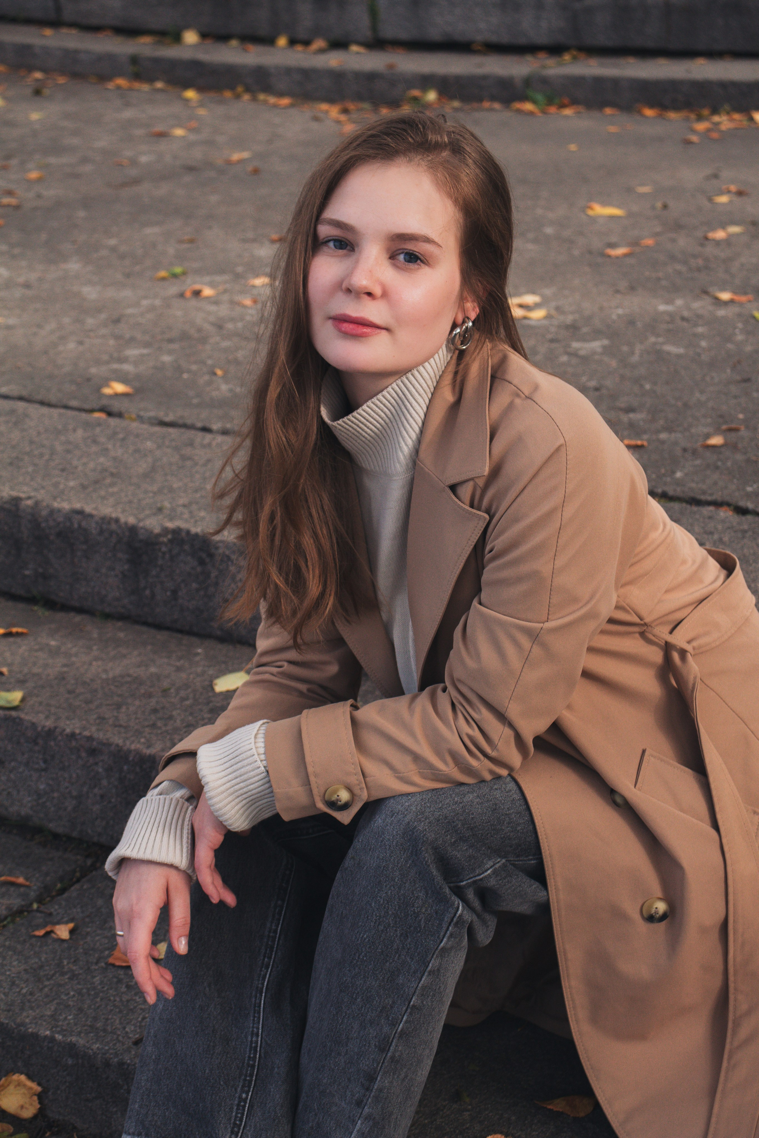 Фотограф Александра Иглина - портрет девушки на улице в осеннем парке