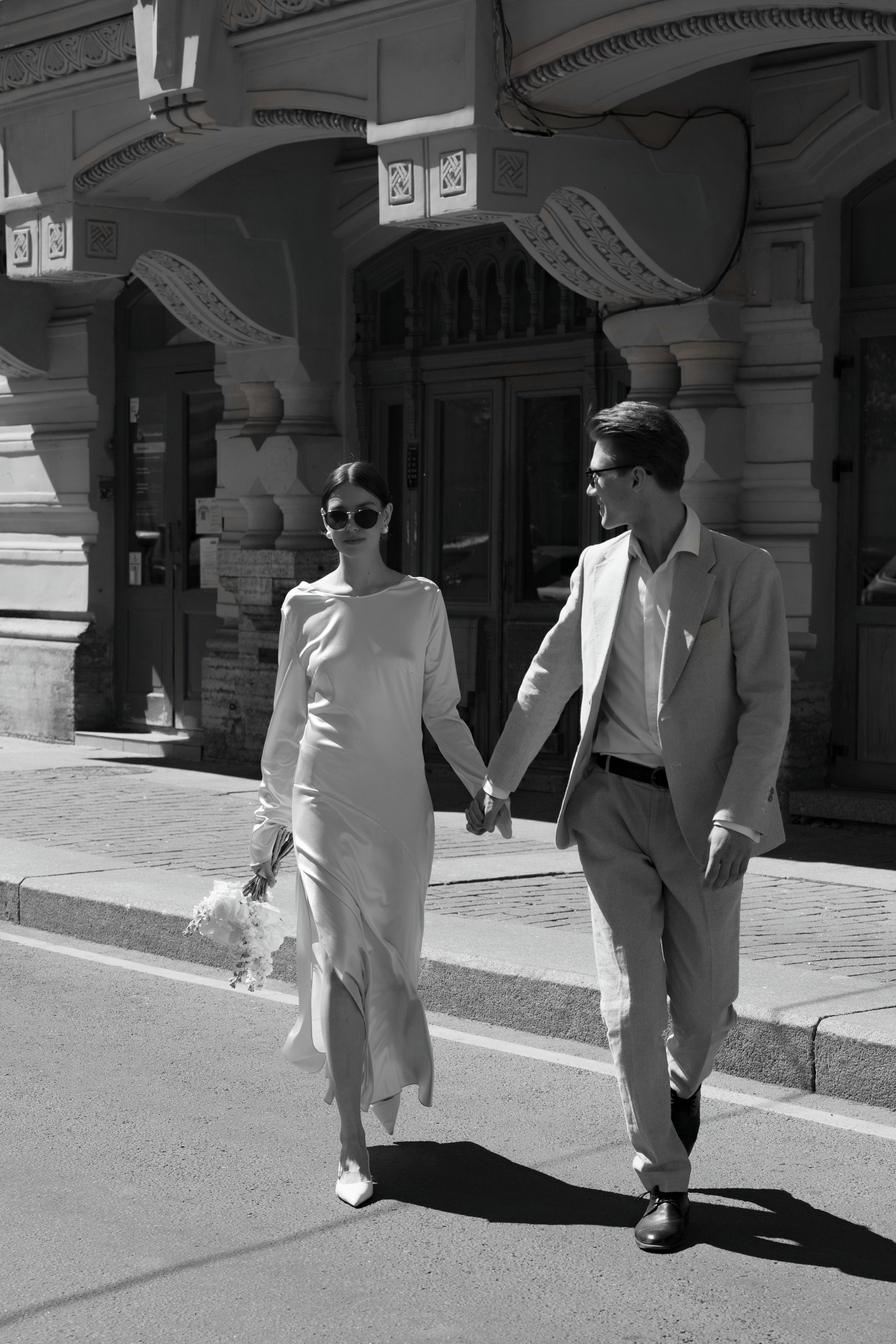 Прогулка по рекам и каналам Петербурга — свадебная фотосессия на катере. Свадебный фотограф Дмитрий Родионов — Санкт-Петербург и Ленинградская область