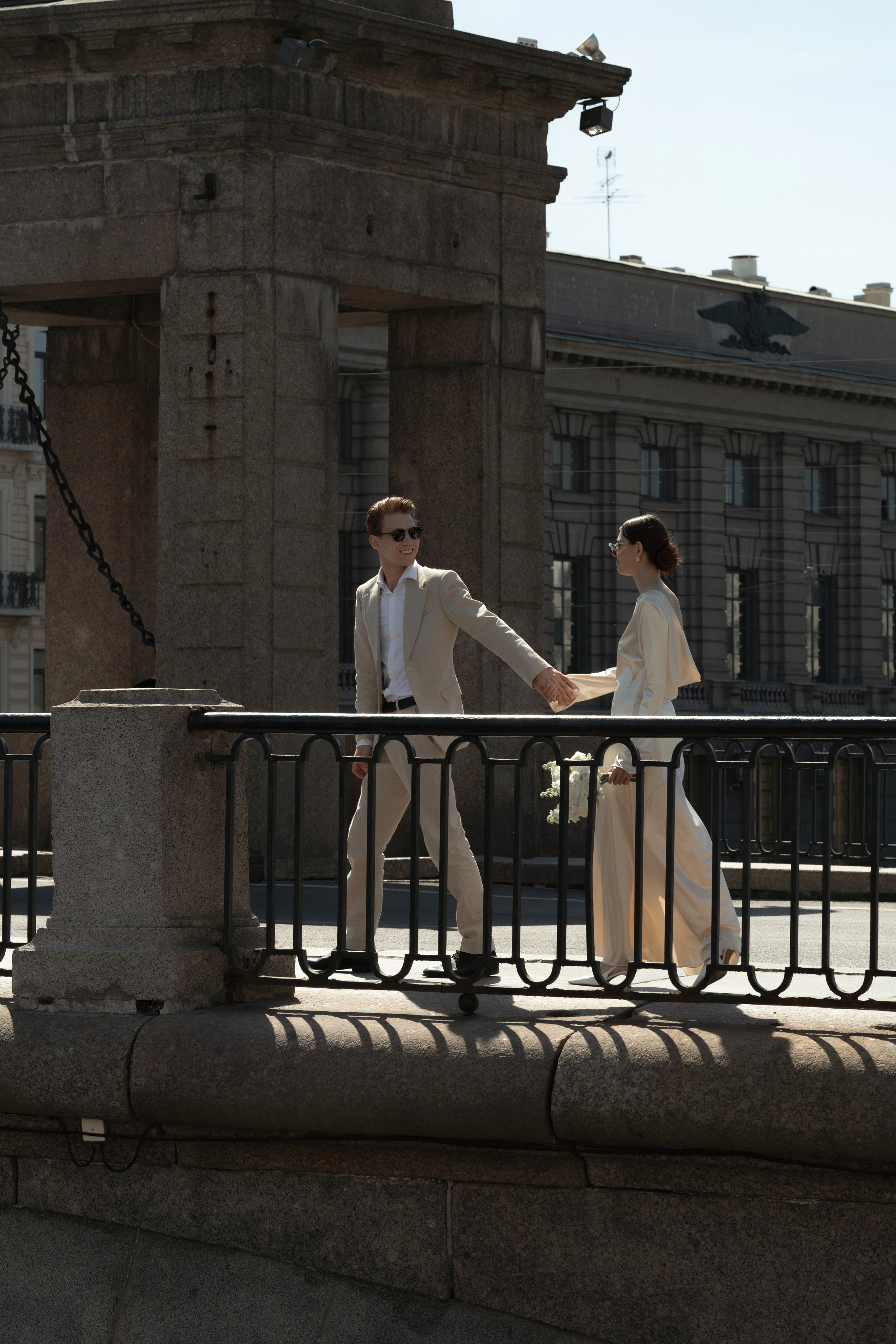 Прогулка по рекам и каналам Петербурга — свадебная фотосессия на катере. Свадебный фотограф Дмитрий Родионов — Санкт-Петербург и Ленинградская область