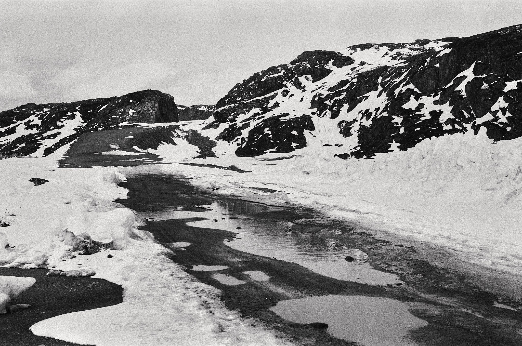 Teriberka (Murmansk). The Other Pavel Potseluev — film photography and mastery of meat business