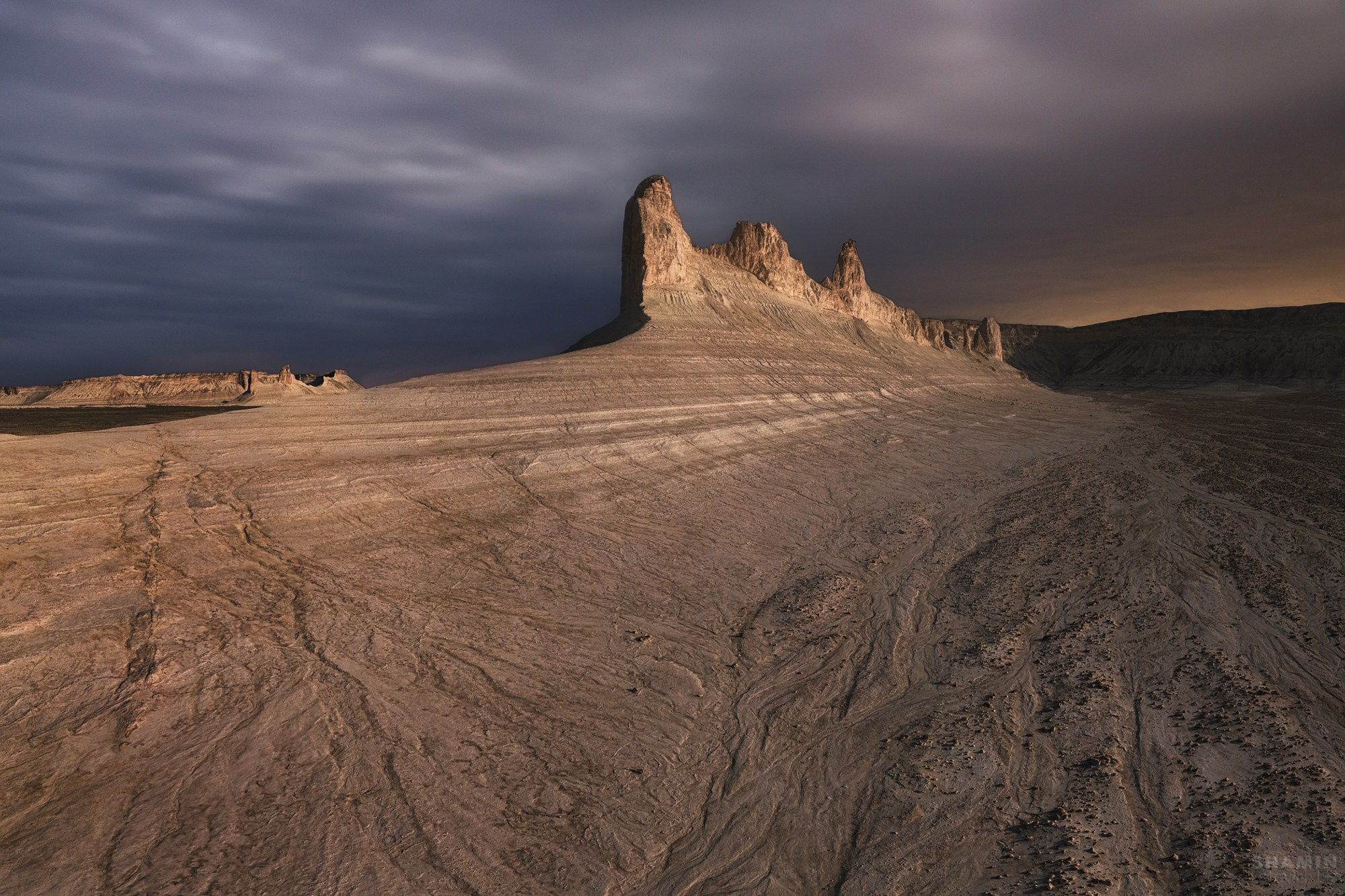 Аэросъёмка пейзажей с дрона — вид с высоты на природу, свет и пространство, запечатлённые в разное время суток.