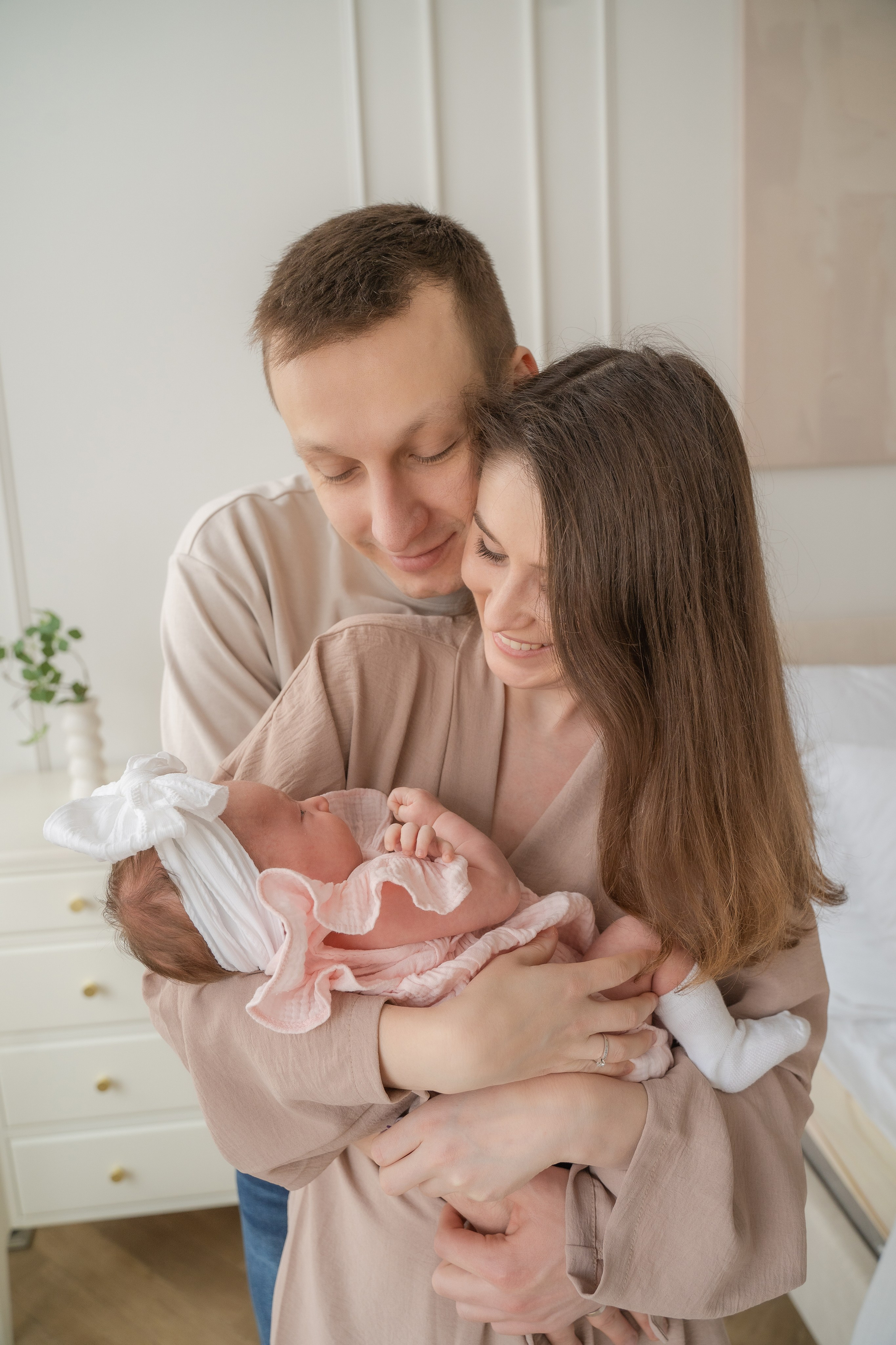 Лайфстайл фотосессия новорожденной в студии