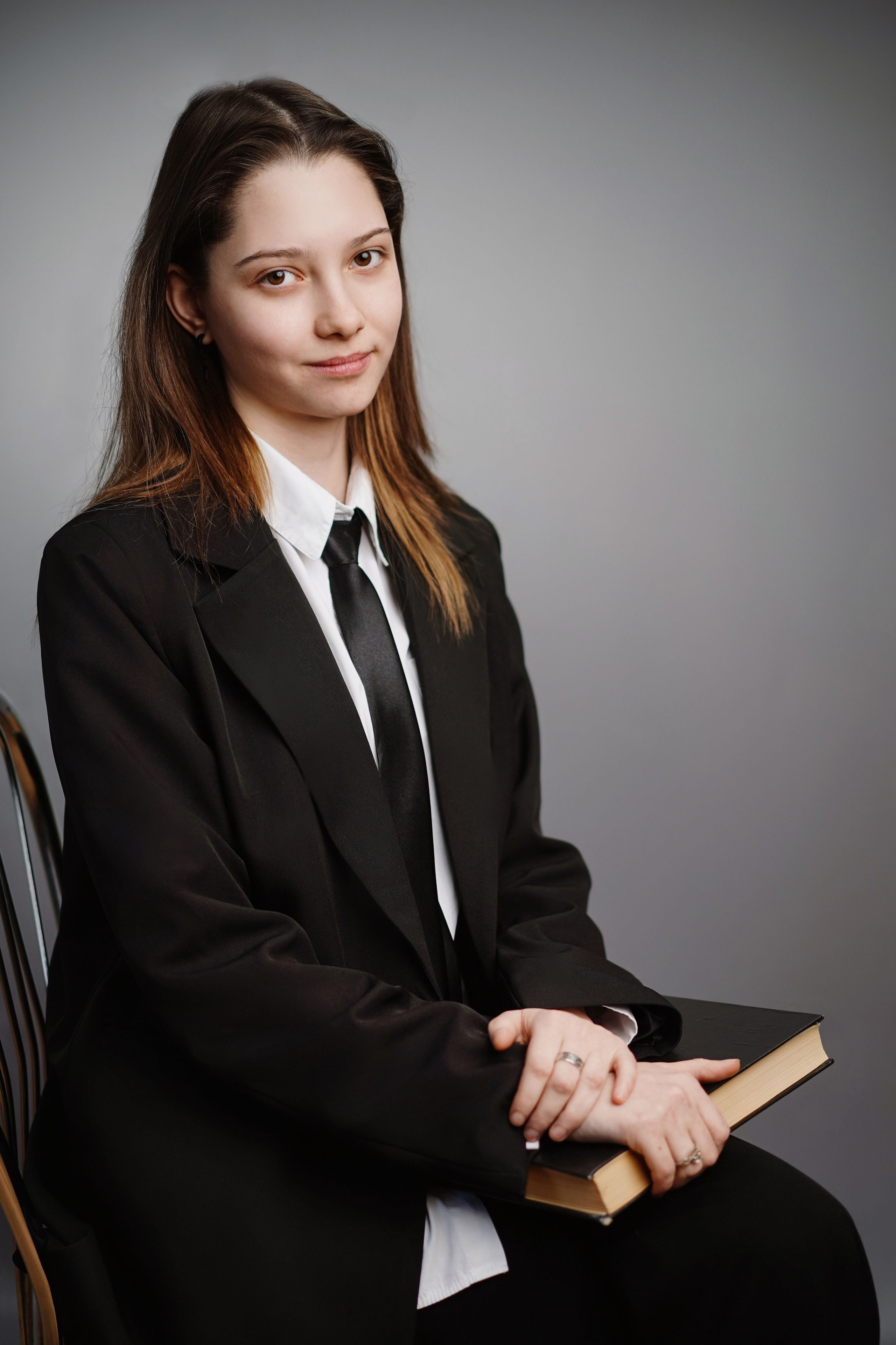 Стиль портрета в школе. GOTRA — выпускные альбомы в Тюмени