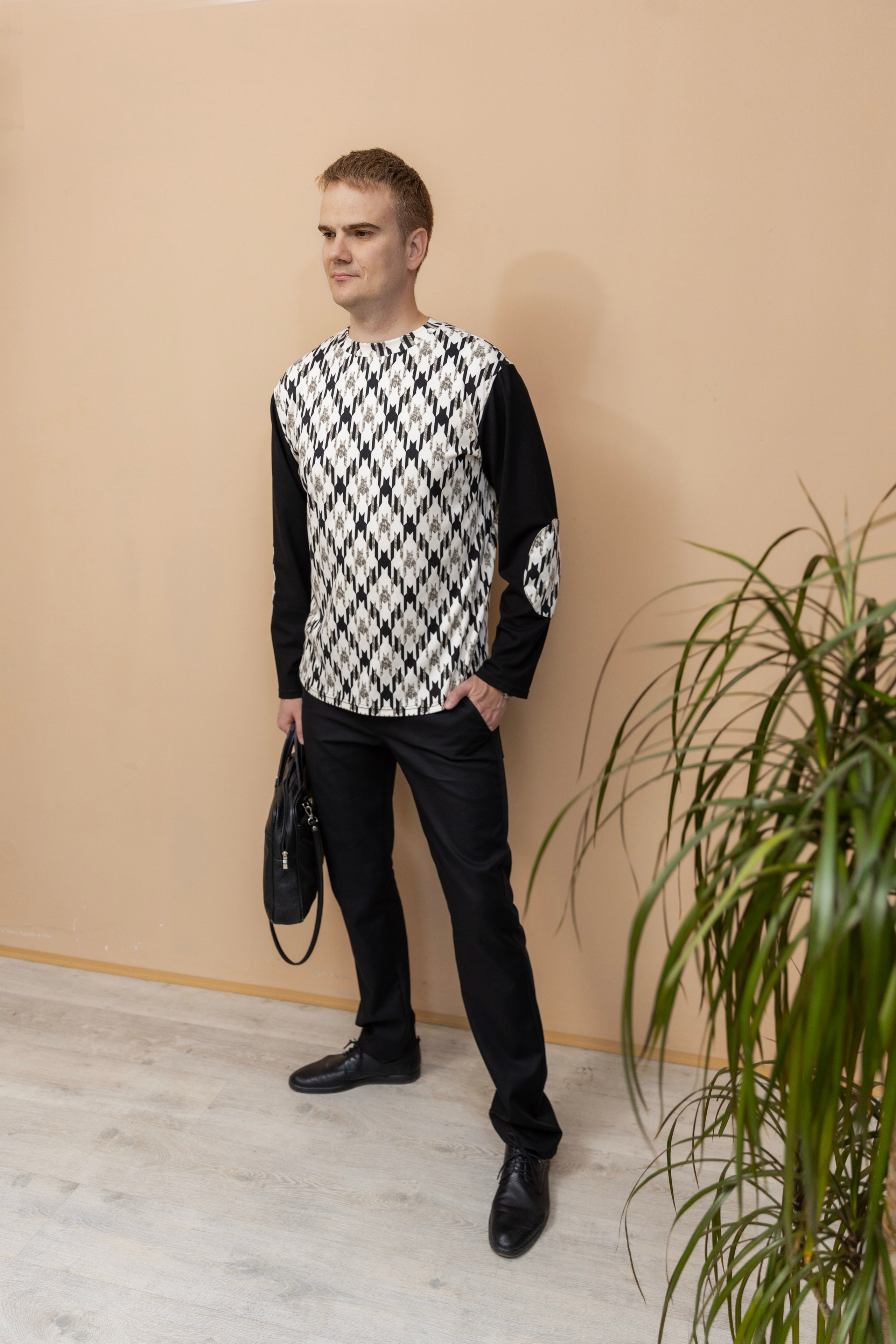 Гардероб для: Руководитель строительной компании. Модельер Евгений Бременев