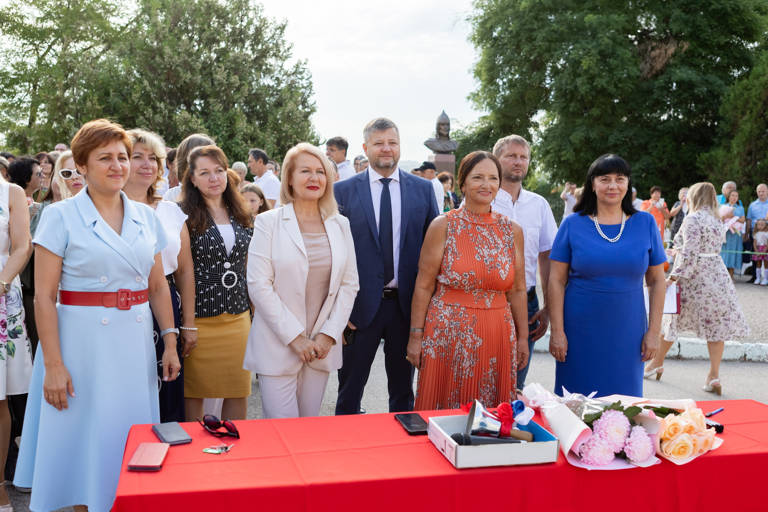 Первый раз — в первый класс. Фотосессия первоклассников 1 сентября. Свадебный фотограф, фотосъемка в Крыму, Севастополе, Симферополе, Ялте