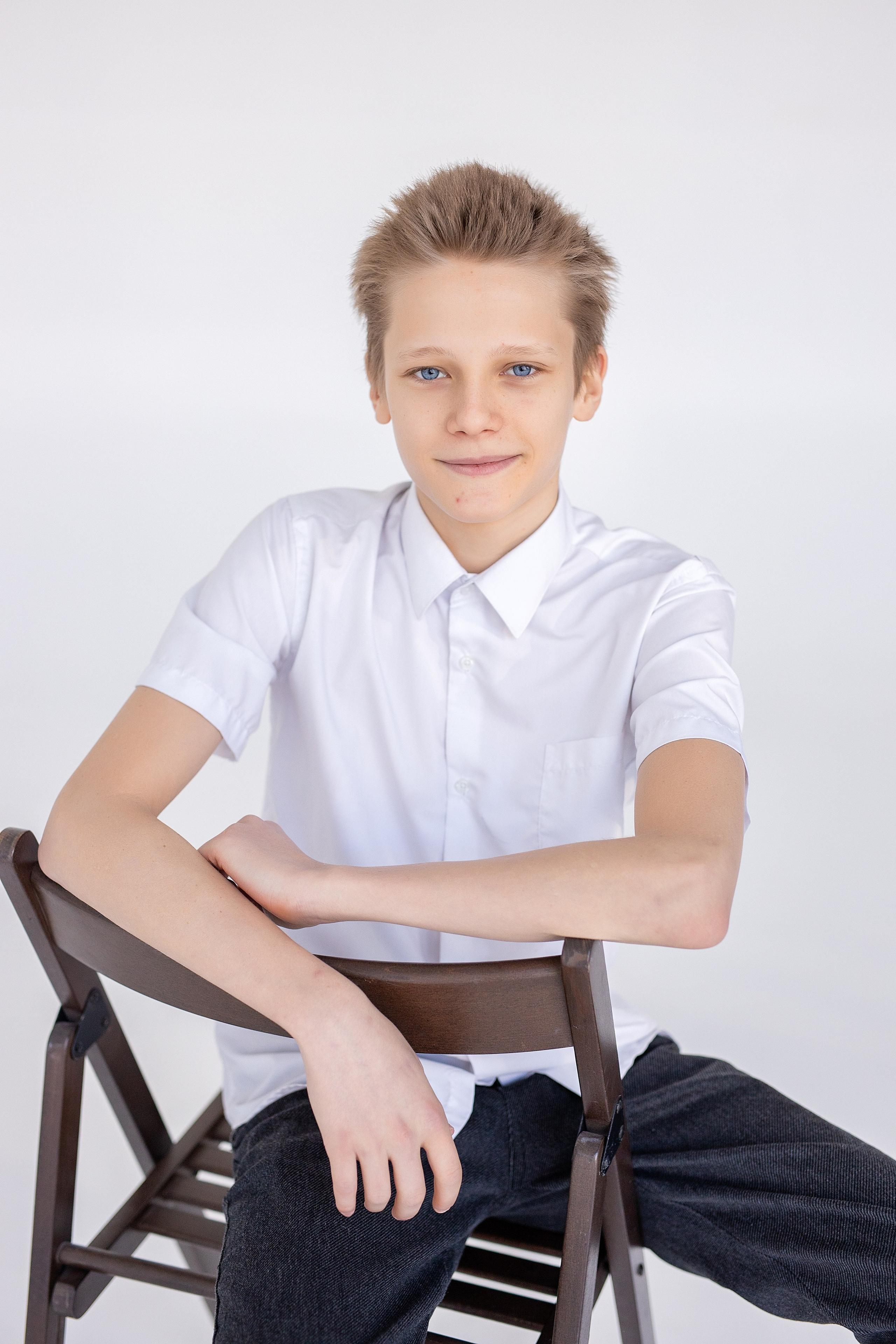 67 школа, 9б класс. Стильный выпускной альбом Владивосток фотограф Вероника Мигачева