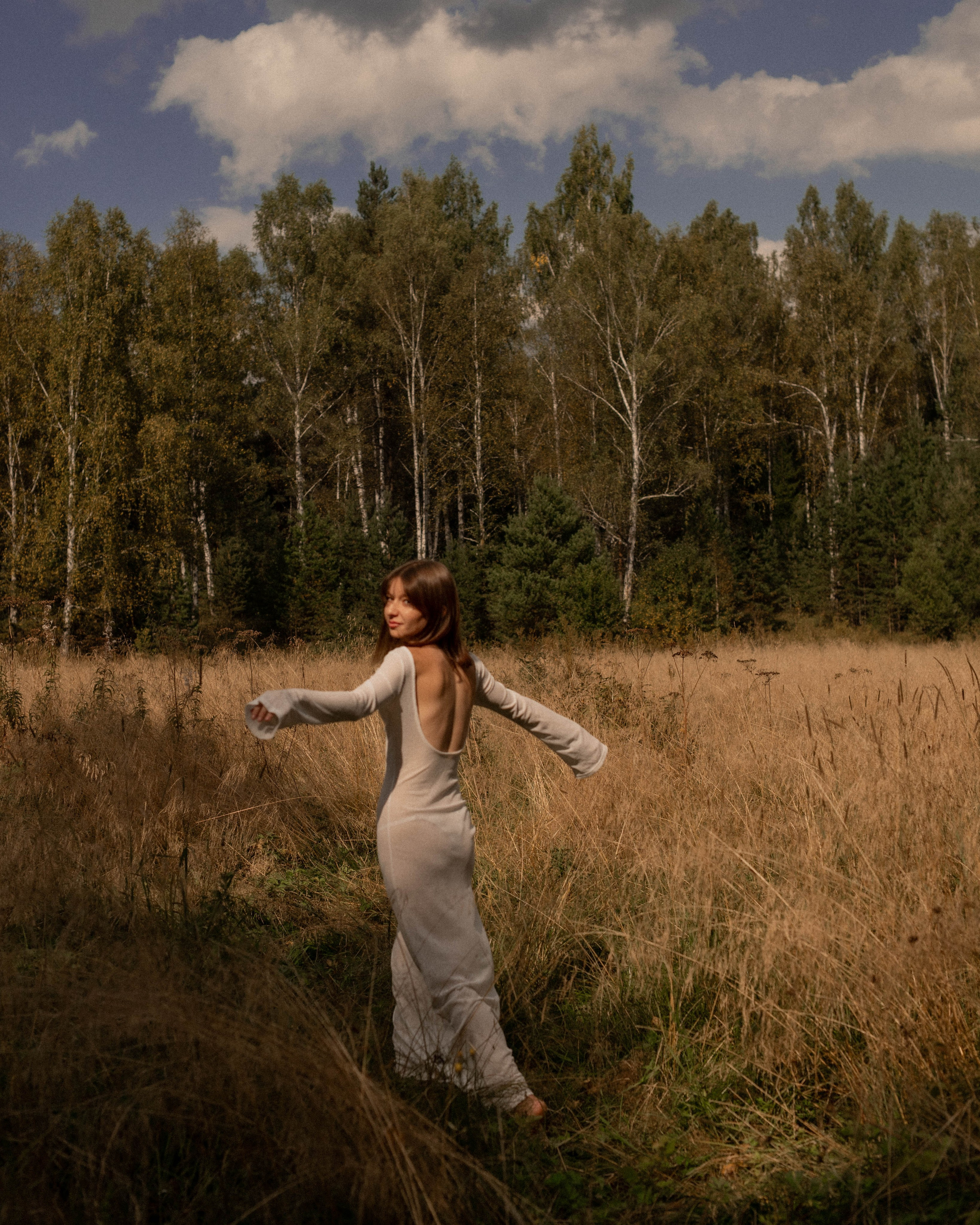 Аня. Женский фотограф. Создатель украшений ручной работы. Модель