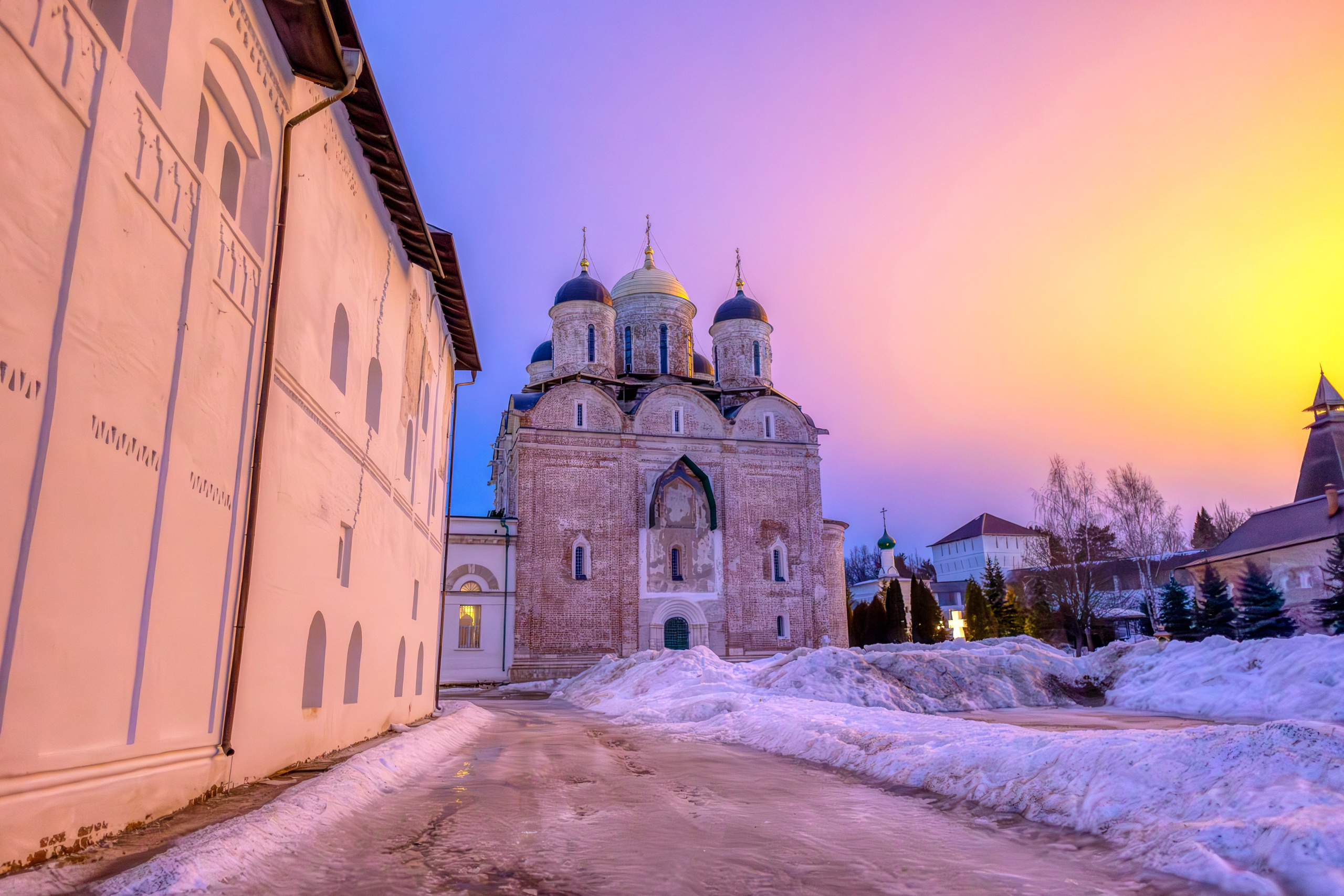Свято-Пафнутьеву Боровскому монастырю. 1000 куполов России, фотопроект Вадима Квятковского и Надежды Ельцовой