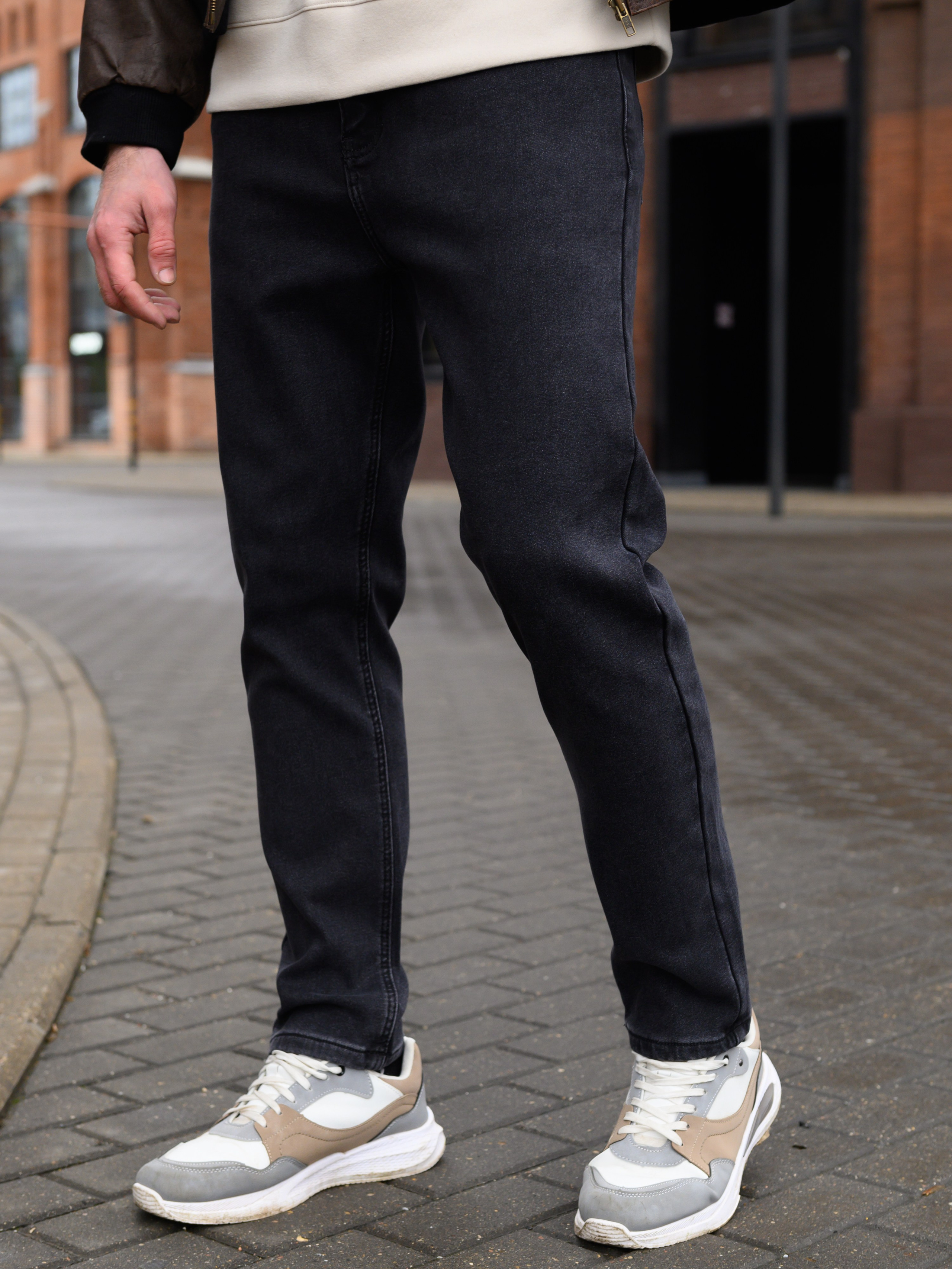 Контент-менеджер WB в магазине мужских джинсов. Фотограф Москва Настя Профотовна. Репортажные, свадебные и контент фотосессии