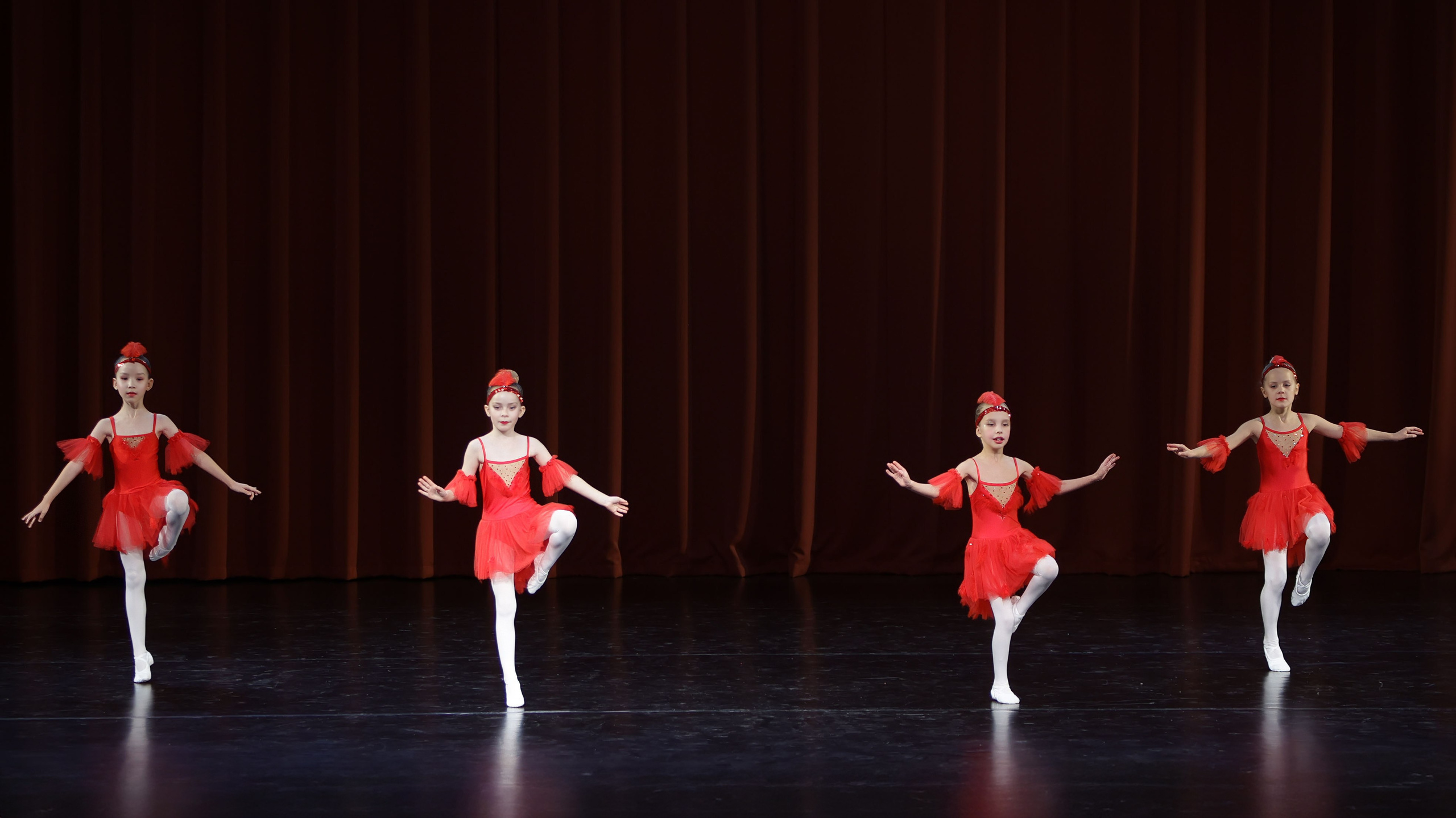 Фестиваль хореографического искусства «КУБОК ЛЕГЕНДЫ — 2025». Выпускные альбомы и школьный фотограф в Подольске, Троицке, Щербинке, Москве и Московской области