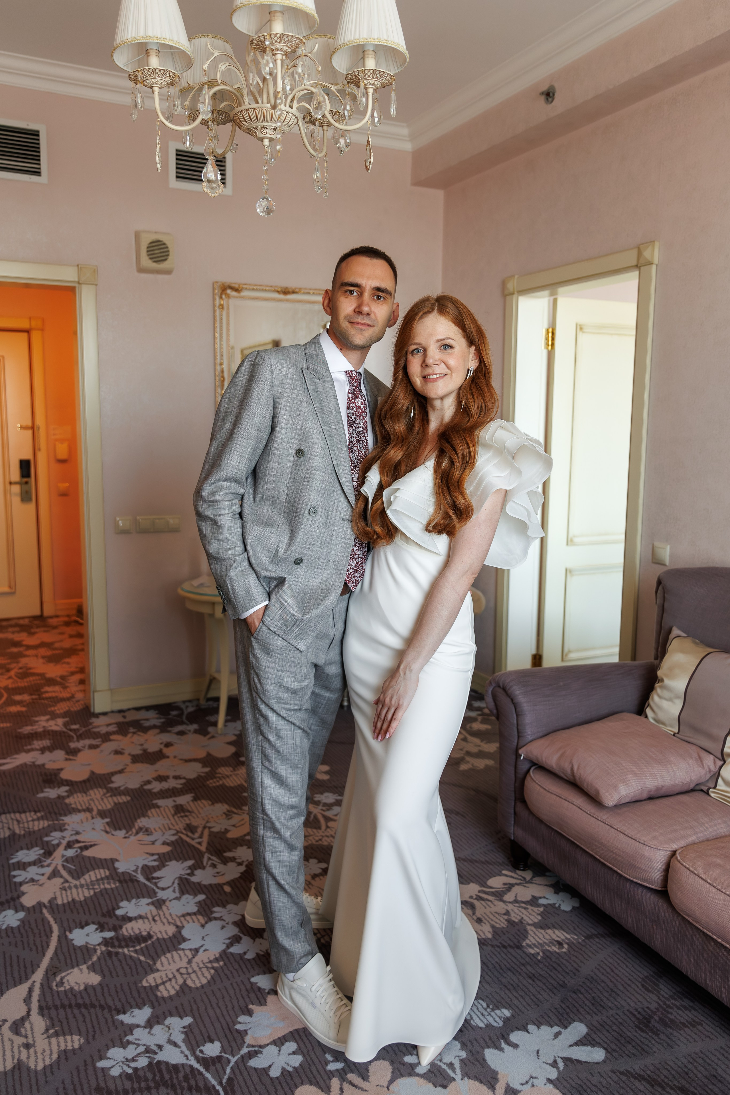 Свадебная фотосессия и сборы в отеле Милан (м. Домодедовская). Свадебный фотограф Москва и МО Сергей Киржаев