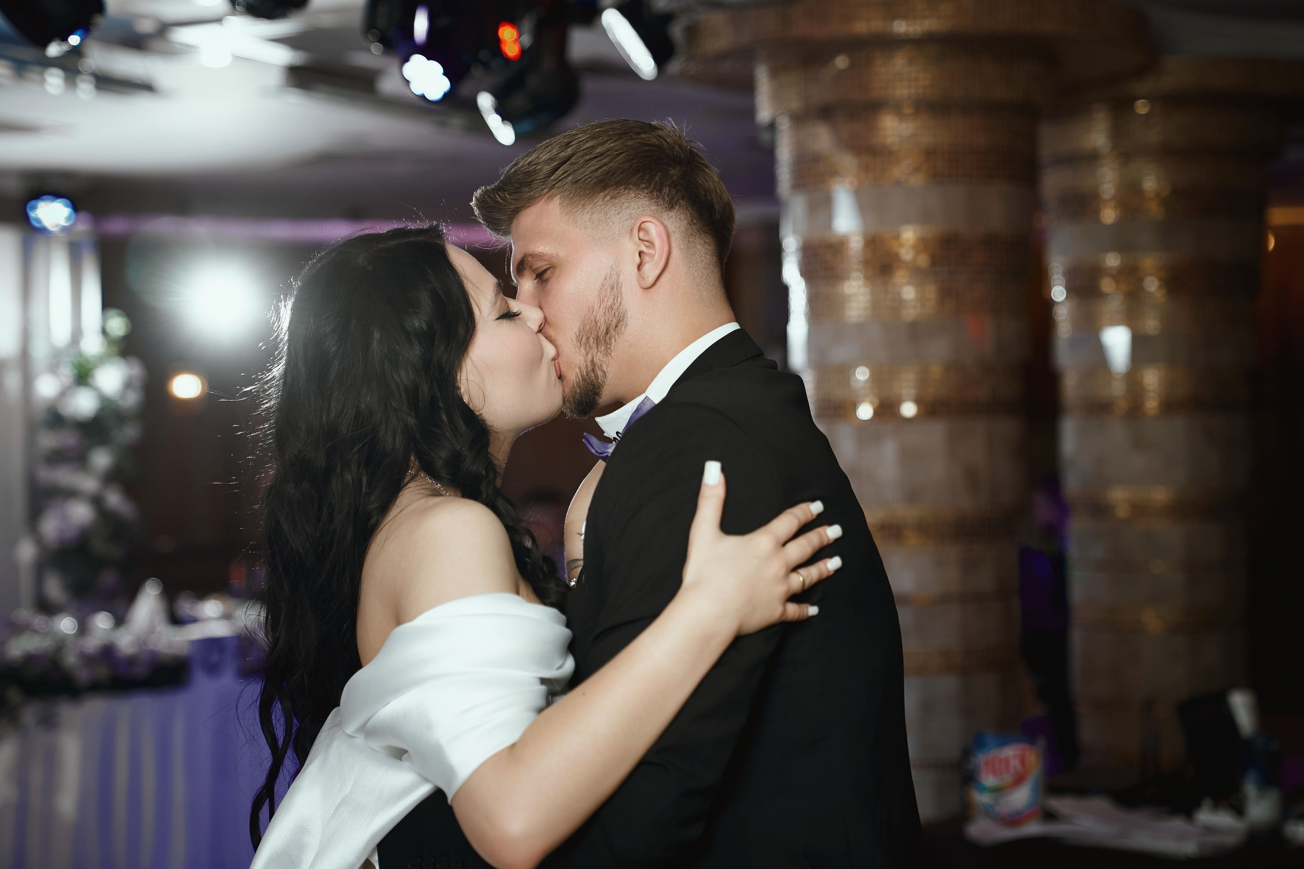 Свадебная фотосессия Дмитрия и Виты на Поклонной горе в парке Победы Москвы