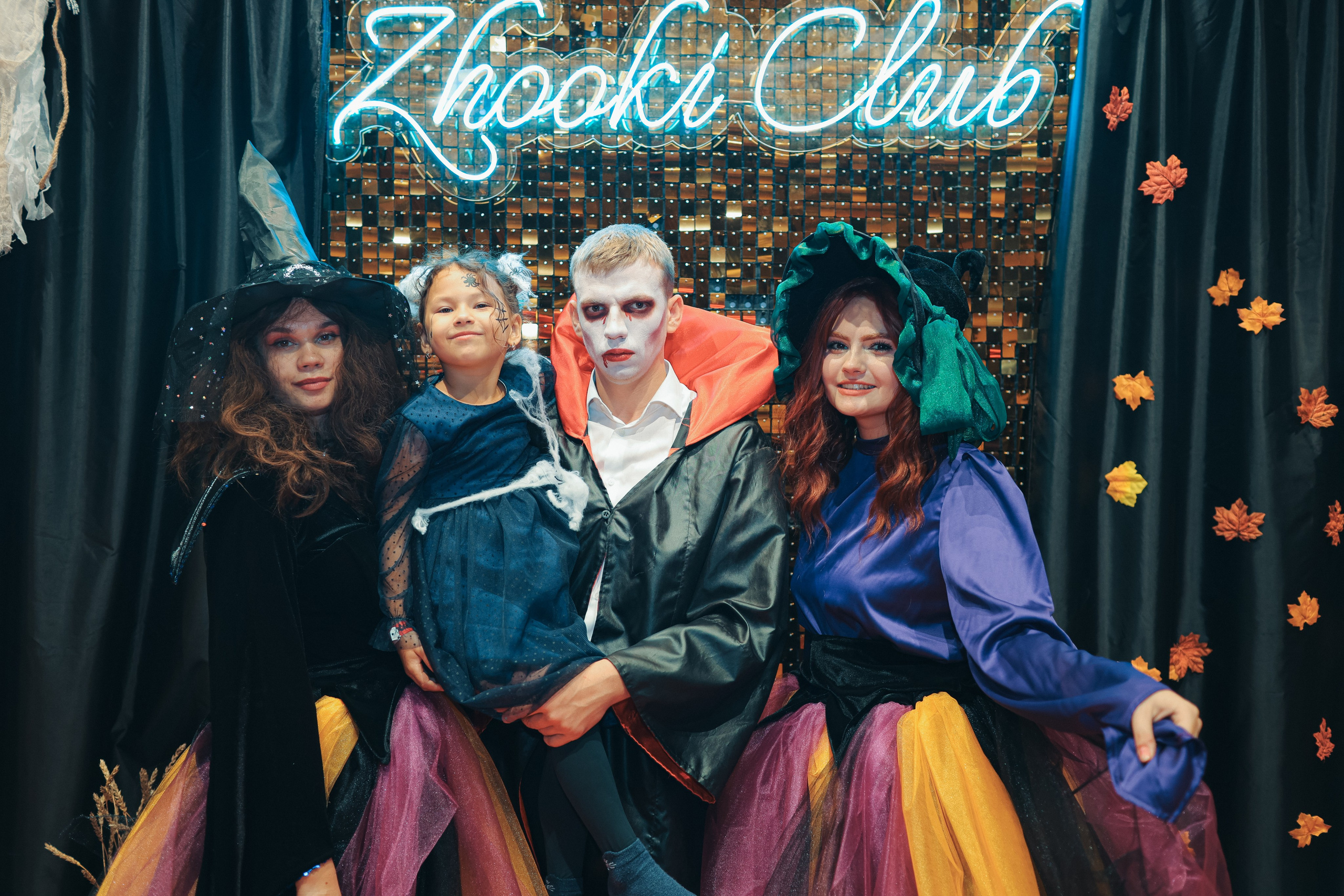 02.11 Halloween в Zhooki Park. Команда специалистов в мире фотографии и видео. Детский фотограф, семейный фотограф