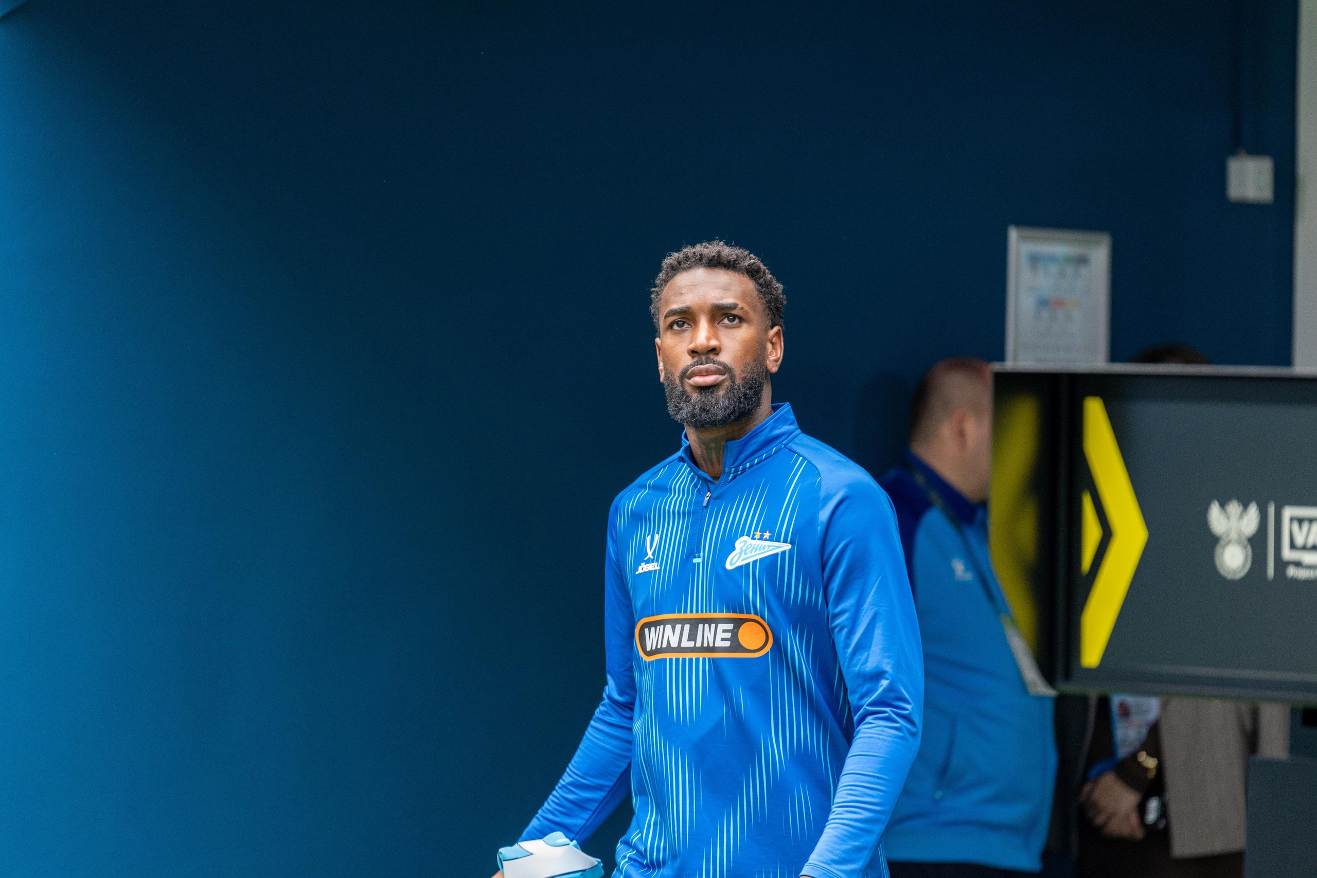 Игрок Зенита выходит на поле перед матчем, спортивный фотограф Санкт-Петербург