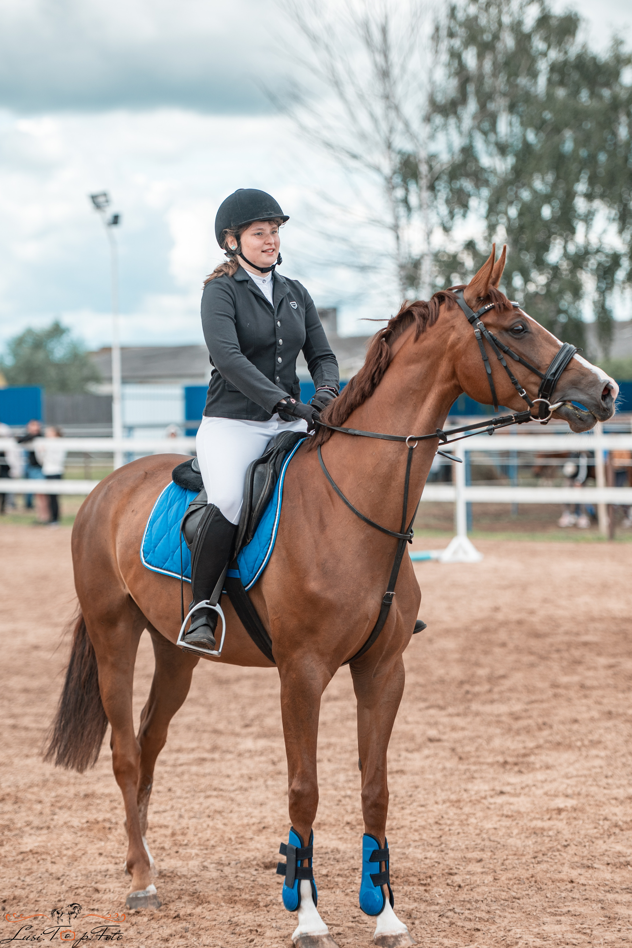 КК Резвая открытая тренировка, летний кубок. Конный и фотограф с животными в Твери Топталова Люся