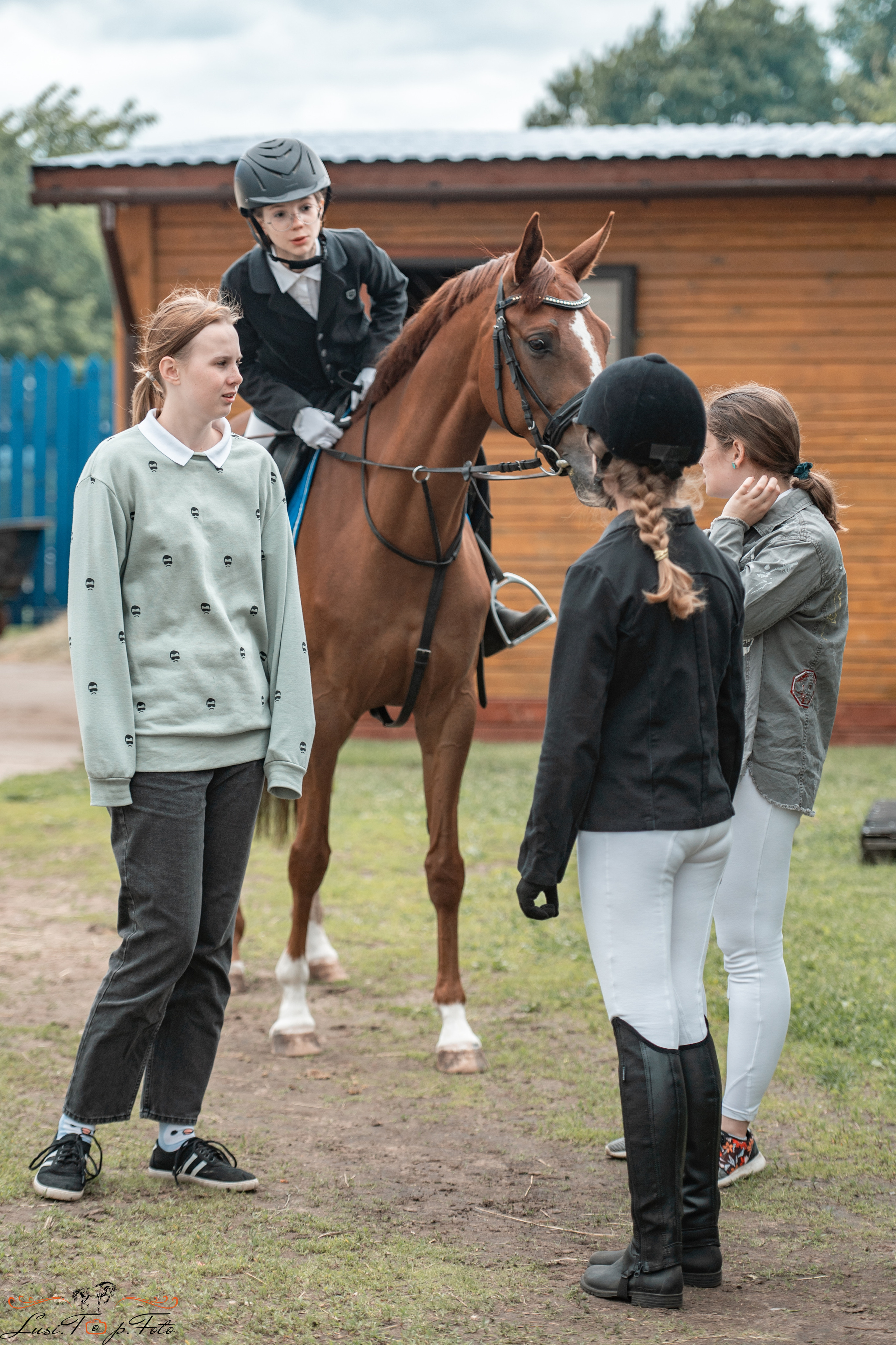 КК Резвая открытая тренировка, летний кубок. Конный и фотограф с животными в Твери Топталова Люся