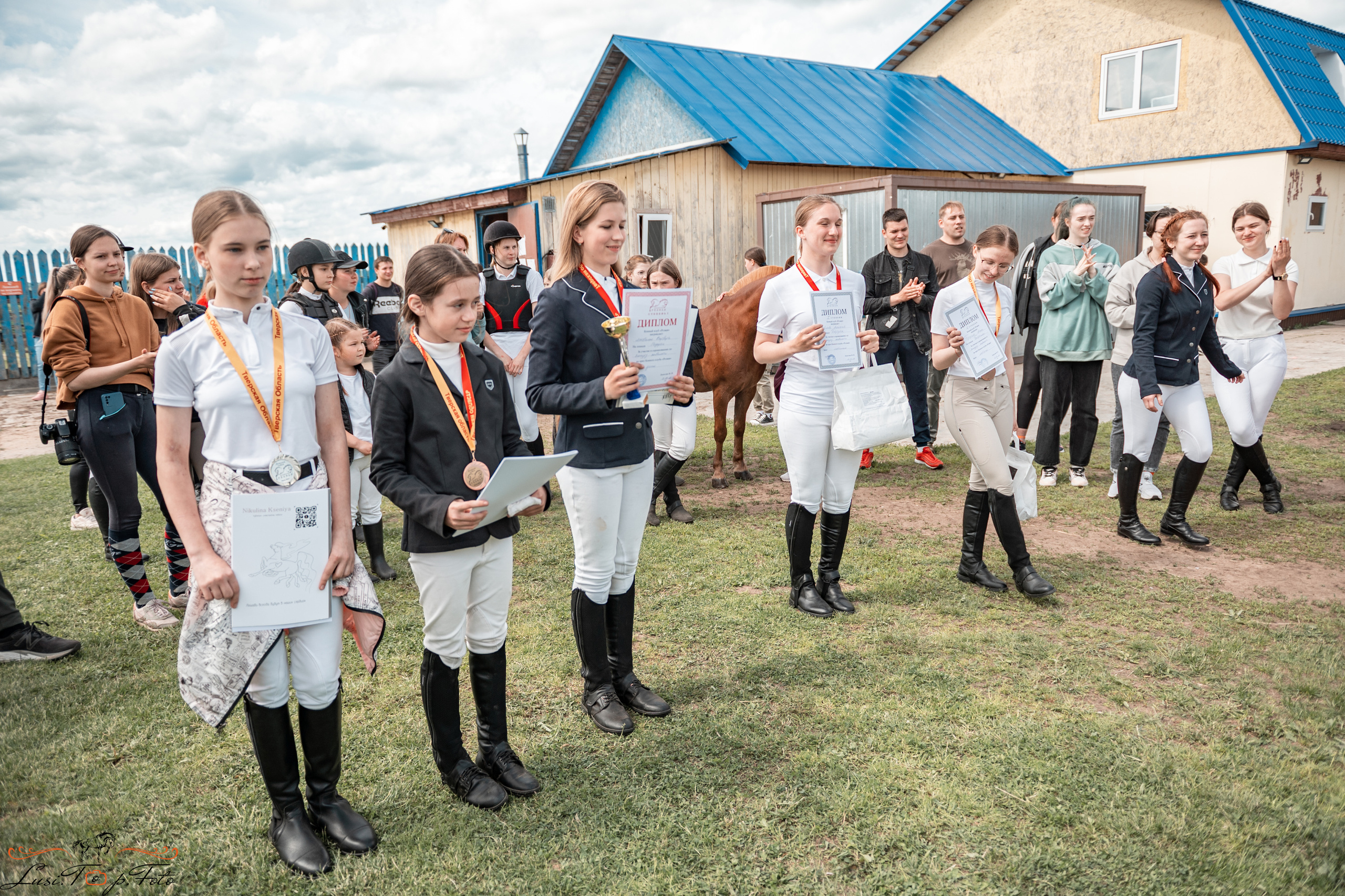 КК Резвая открытая тренировка, летний кубок. Конный и фотограф с животными в Твери Топталова Люся