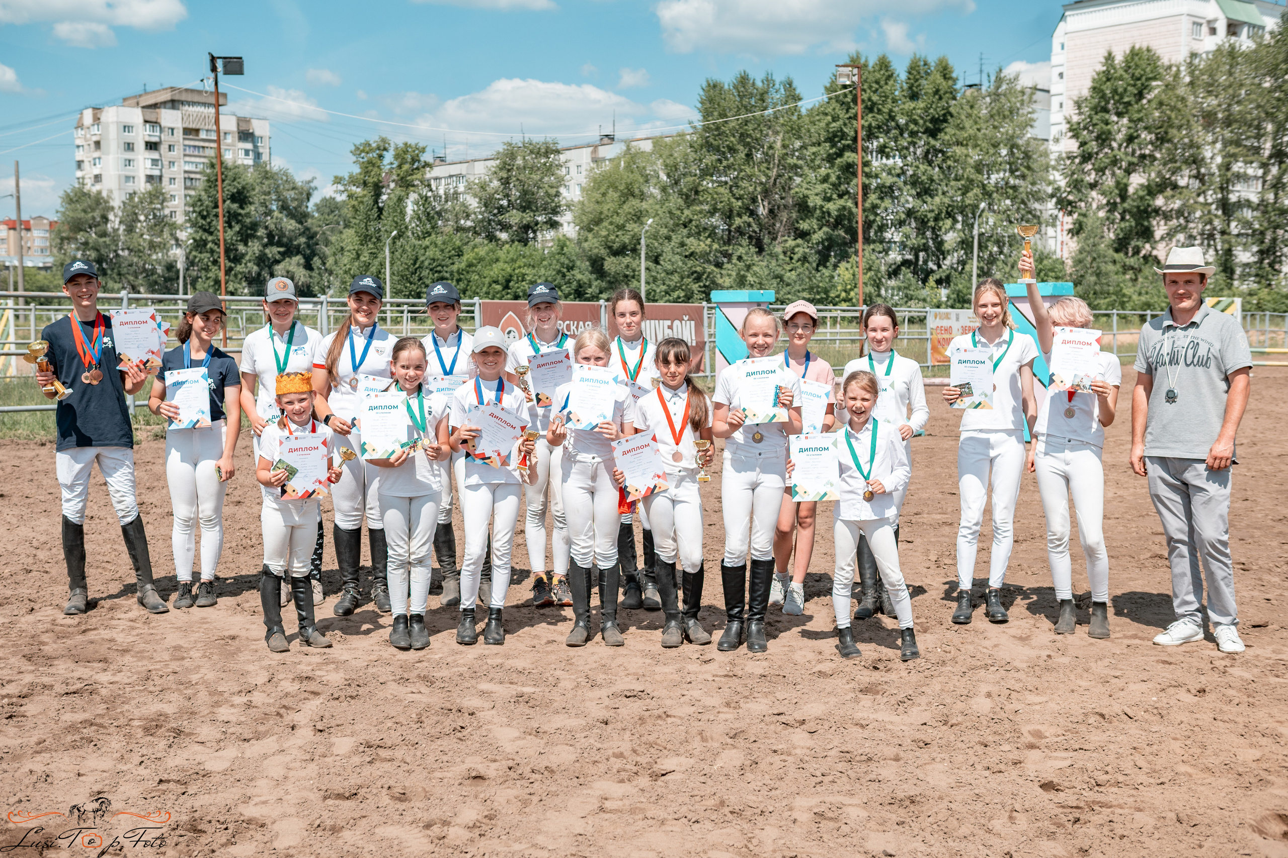Областной турнир по конкуру КСЦ им. Натальи Серовой. Конный и фотограф с животными в Твери Топталова Люся