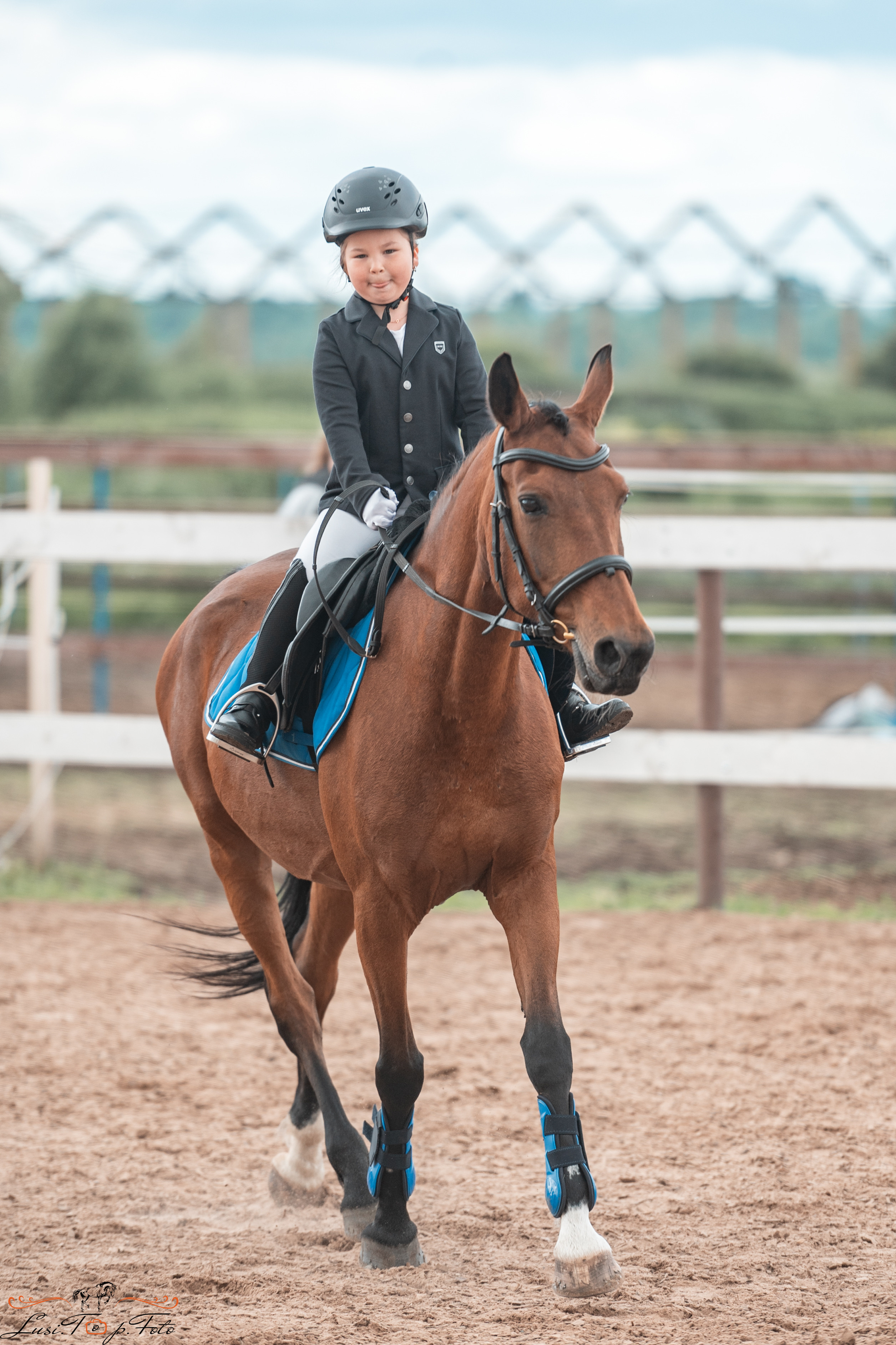 КК Резвая открытая тренировка, летний кубок. Конный и фотограф с животными в Твери Топталова Люся