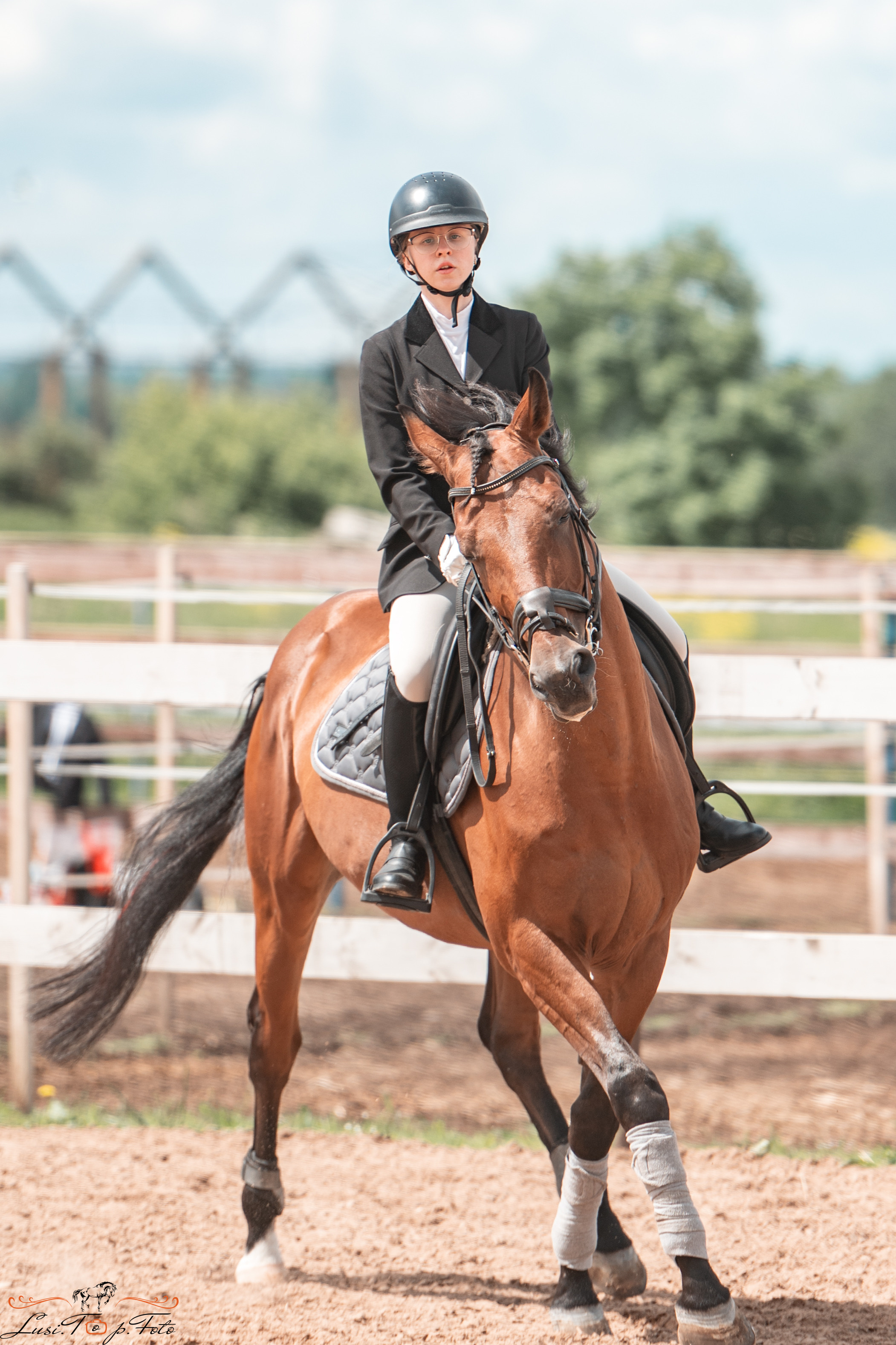 КК Резвая открытая тренировка, летний кубок. Конный и фотограф с животными в Твери Топталова Люся