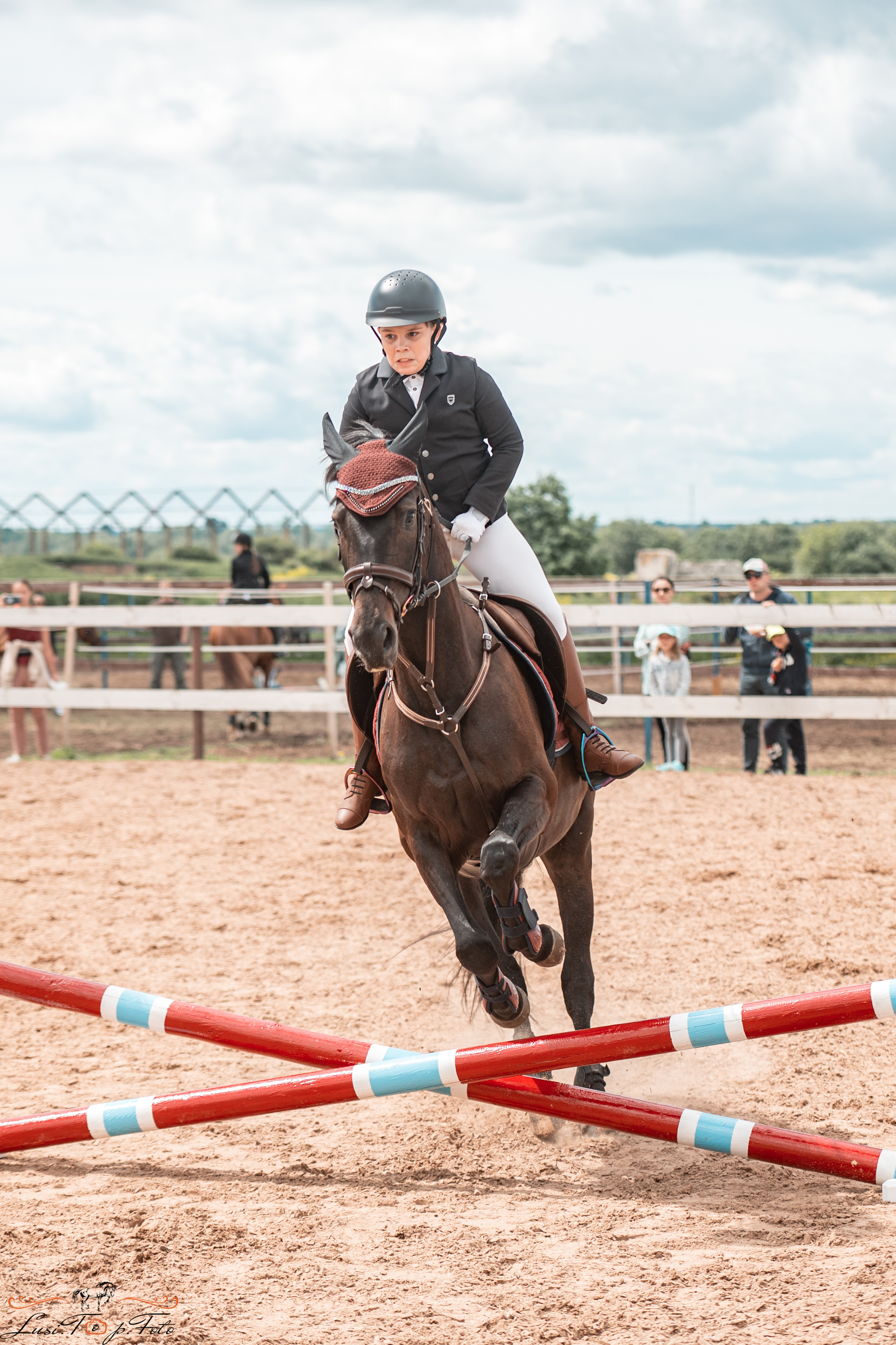 КК Резвая открытая тренировка, летний кубок. Конный и фотограф с животными в Твери Топталова Люся