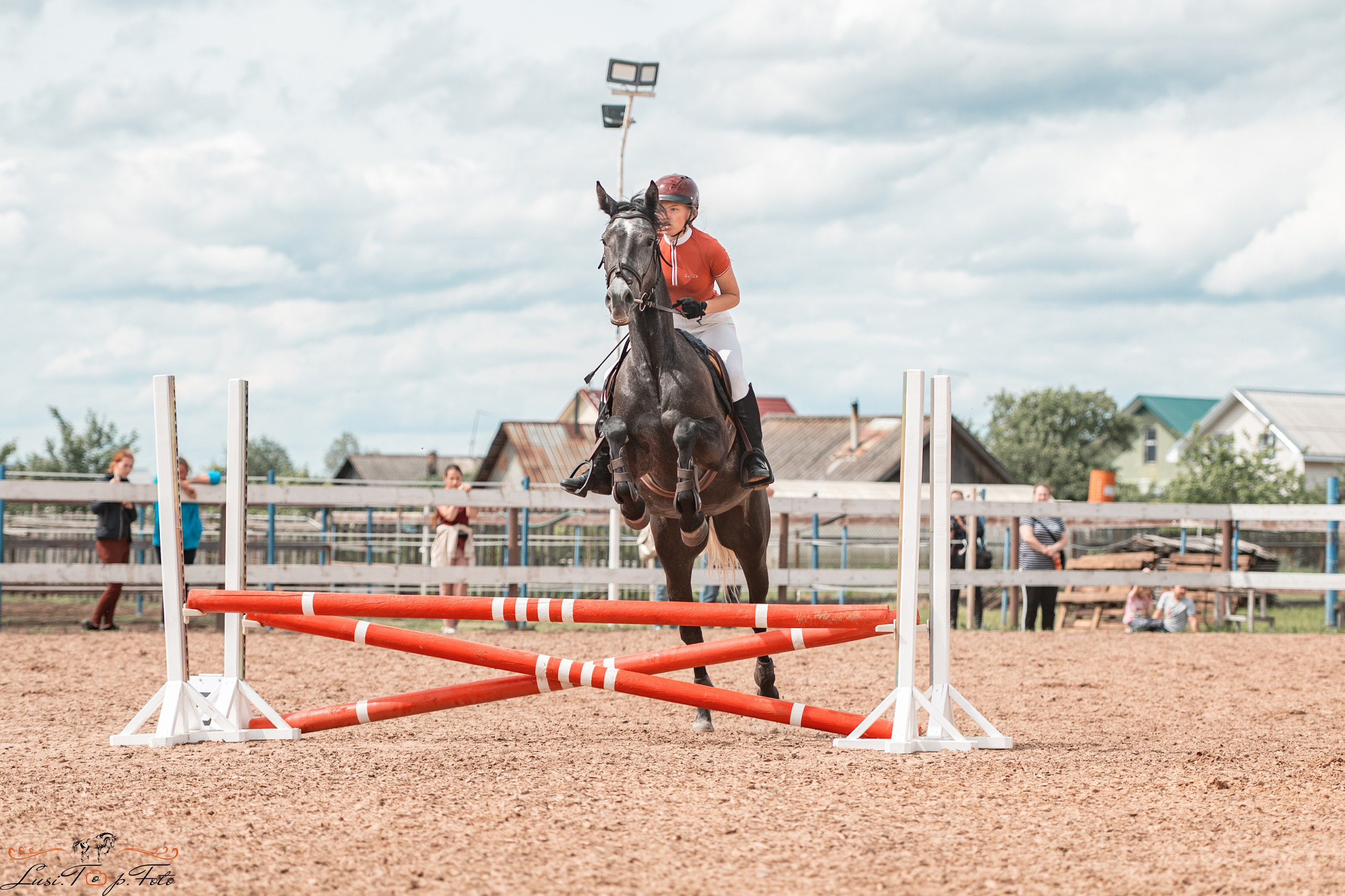 КК Резвая открытая тренировка, летний кубок. Конный и фотограф с животными в Твери Топталова Люся