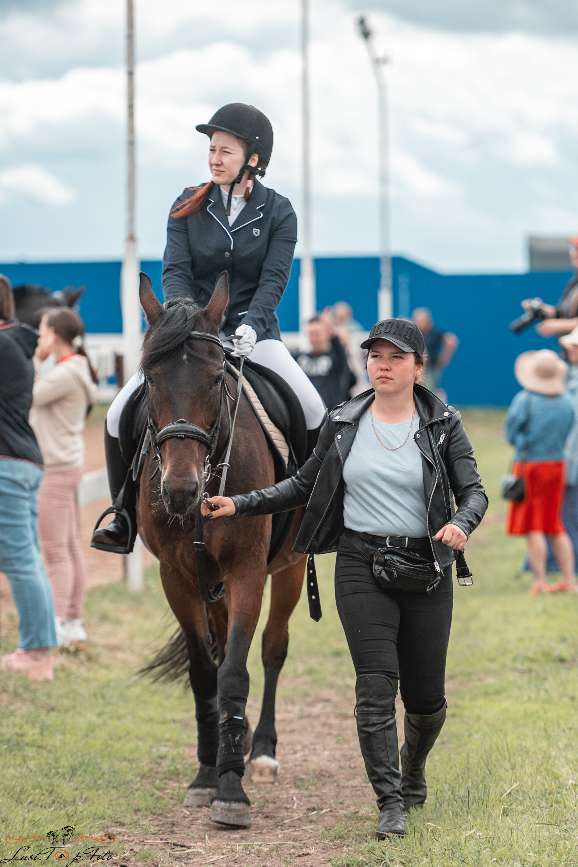 КК Резвая открытая тренировка, летний кубок. Конный и фотограф с животными в Твери Топталова Люся