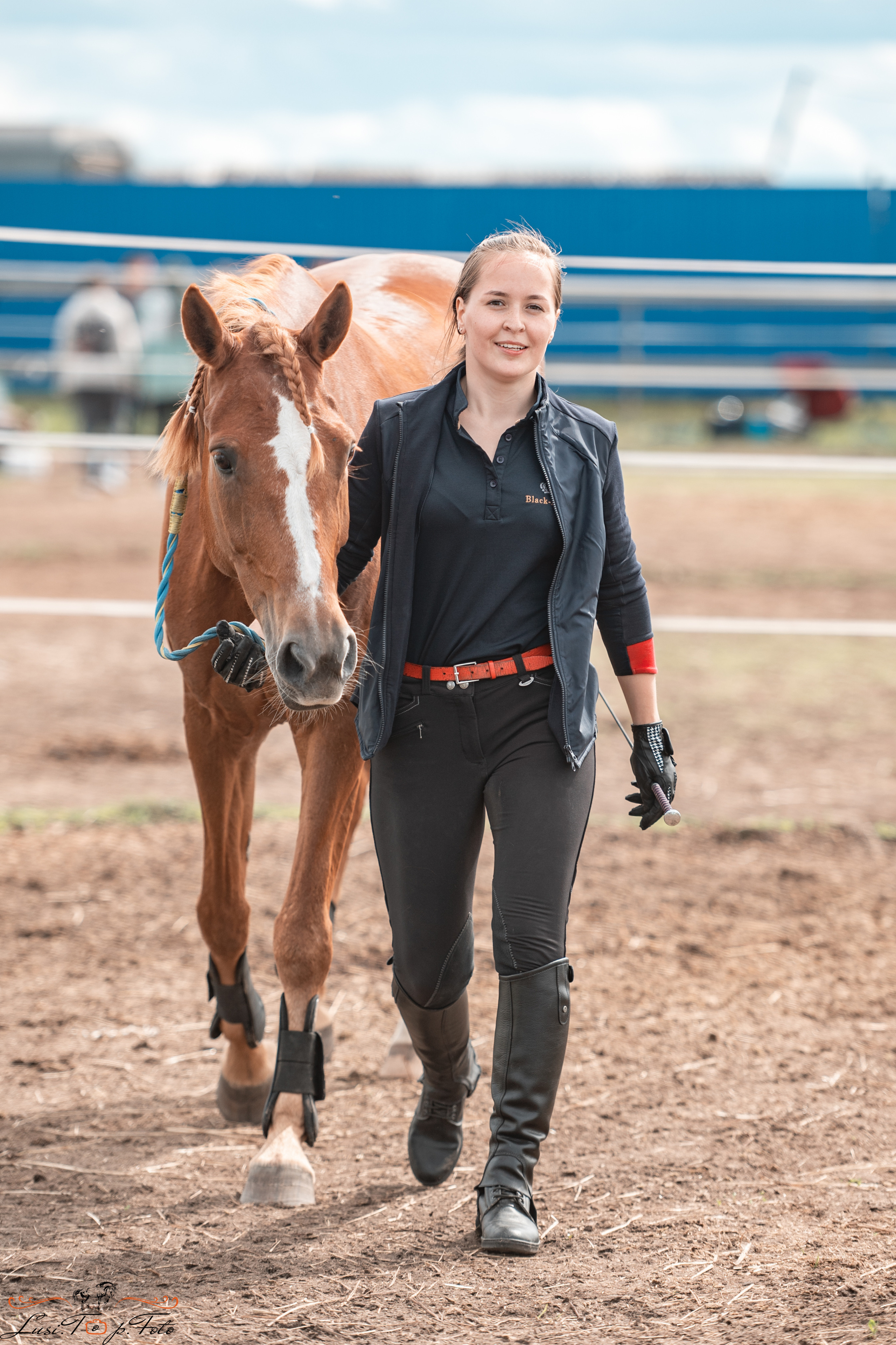 КК Резвая открытая тренировка, летний кубок. Конный и фотограф с животными в Твери Топталова Люся